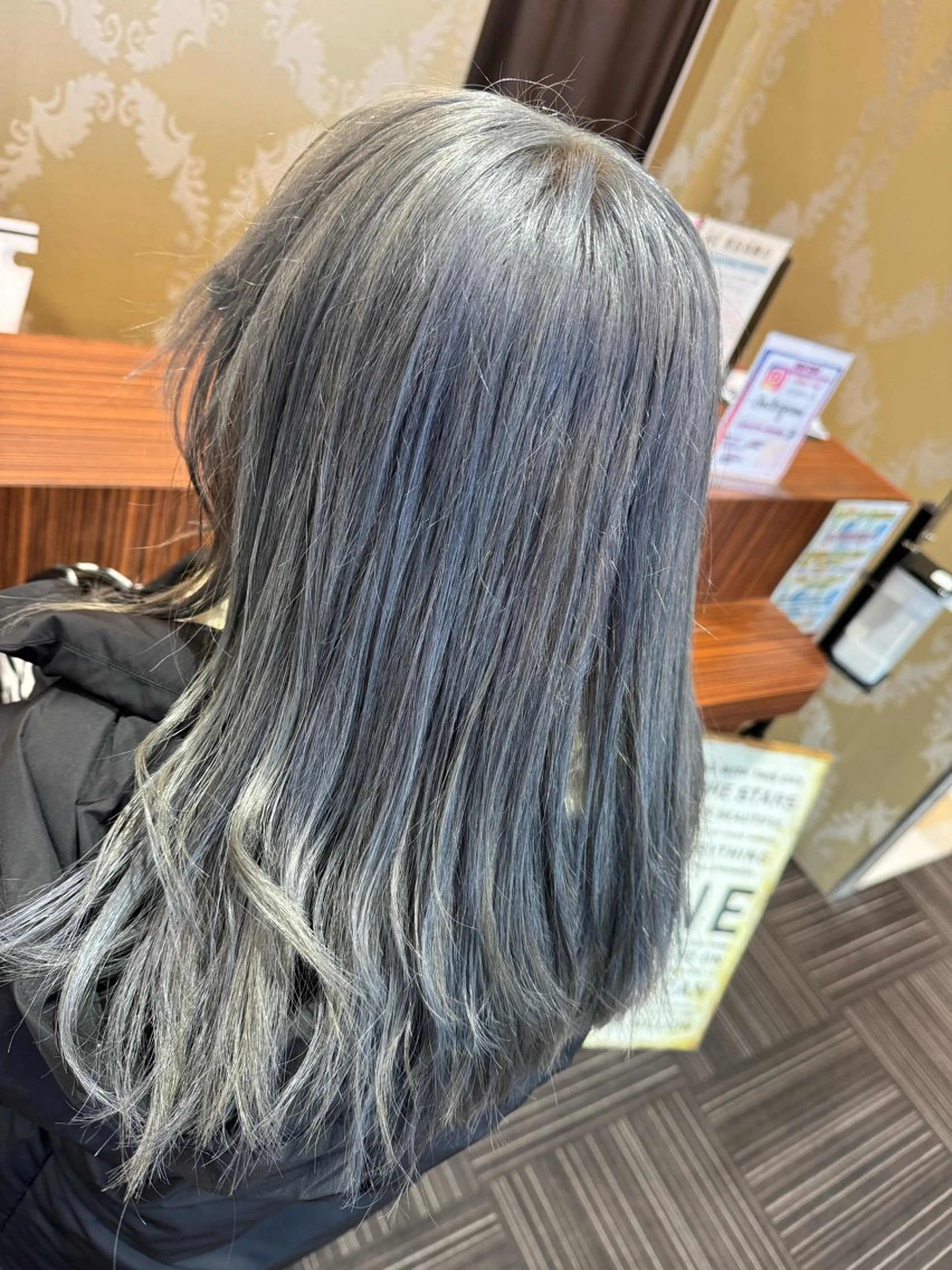 ロング カラー 中根 沙千野のヘアスタイル