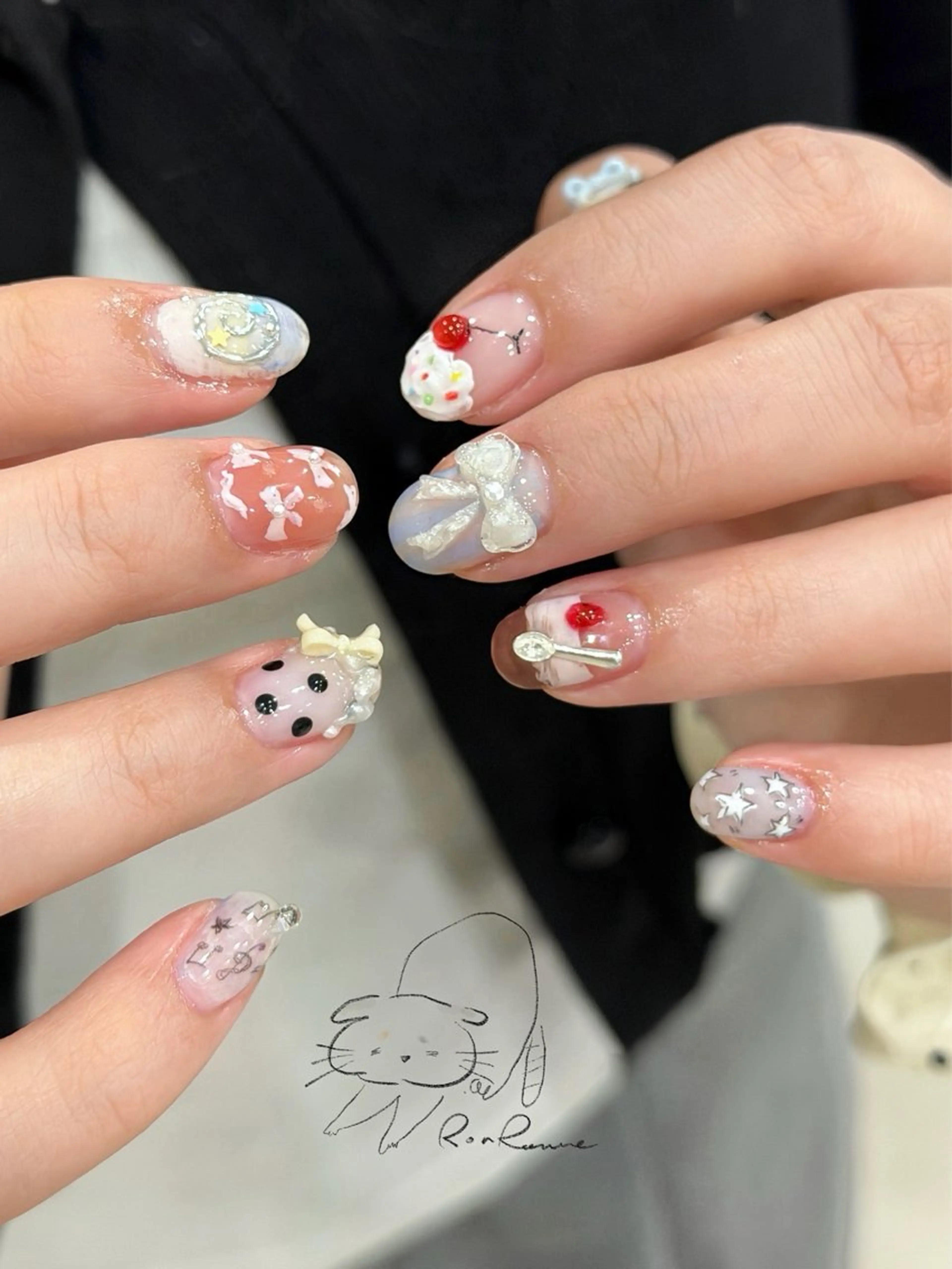 ネイル チークネイル フレンチネイル グラデーション マグネットネイル ワンカラーネイル ハンドネイル ronronne .のネイルデザイン