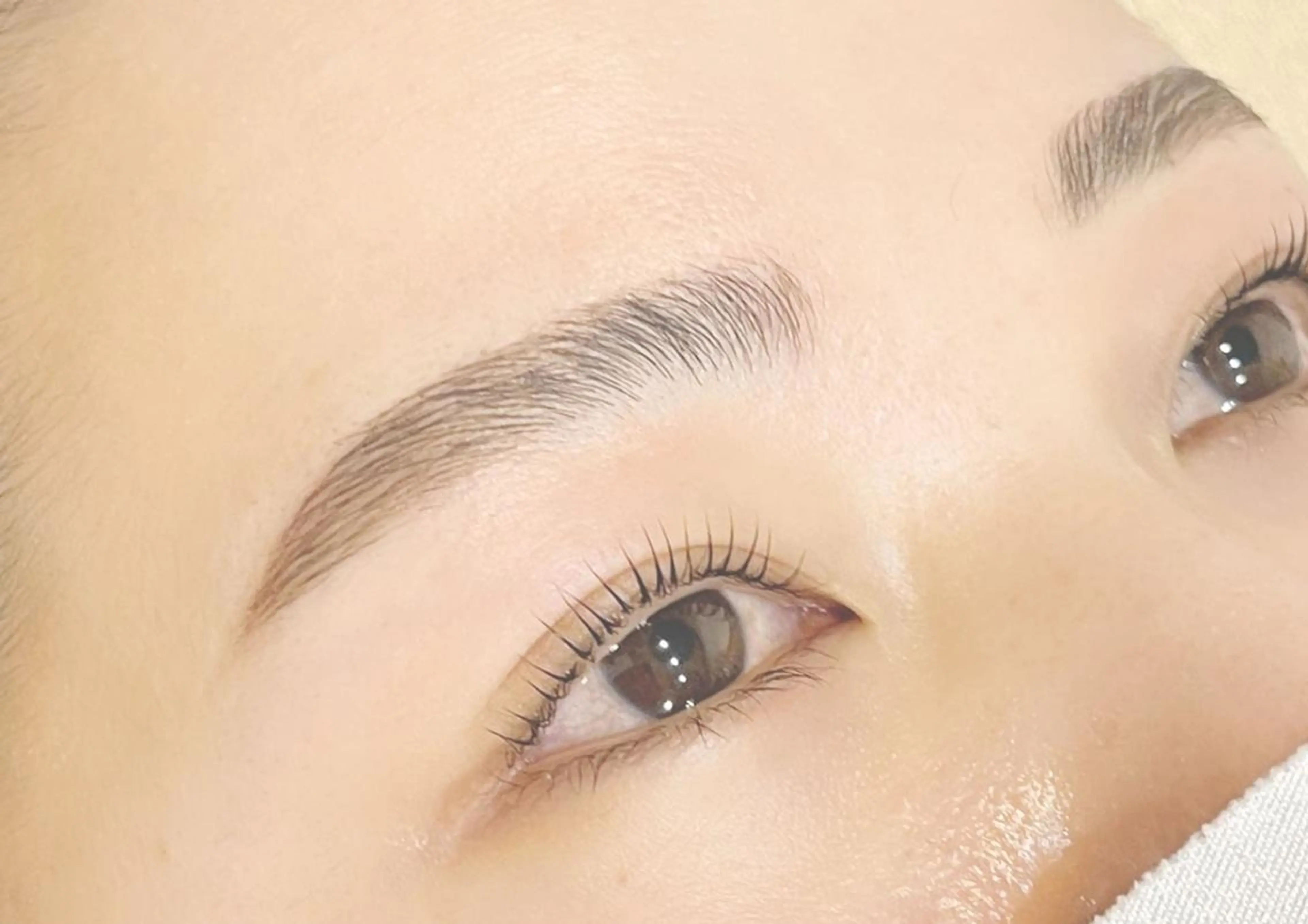 【最強の組み合わせ】ハリウッドブロウリフト×まつげパーマ・パリジェンヌラッシュリフトの写真