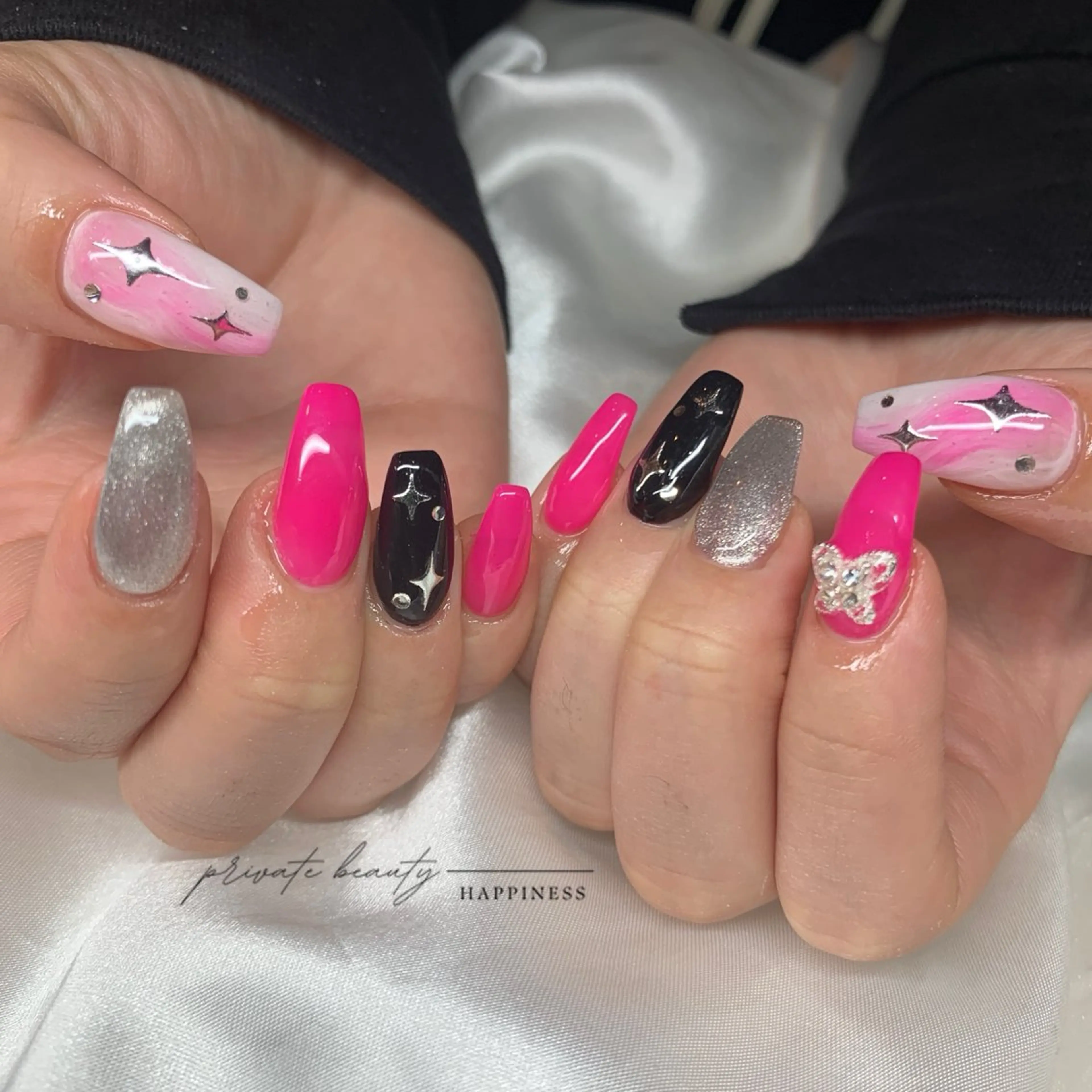 ネイル 長さ出し 卒業式 ロングネイル 持ち込み ピンク happiness nailのネイルデザイン