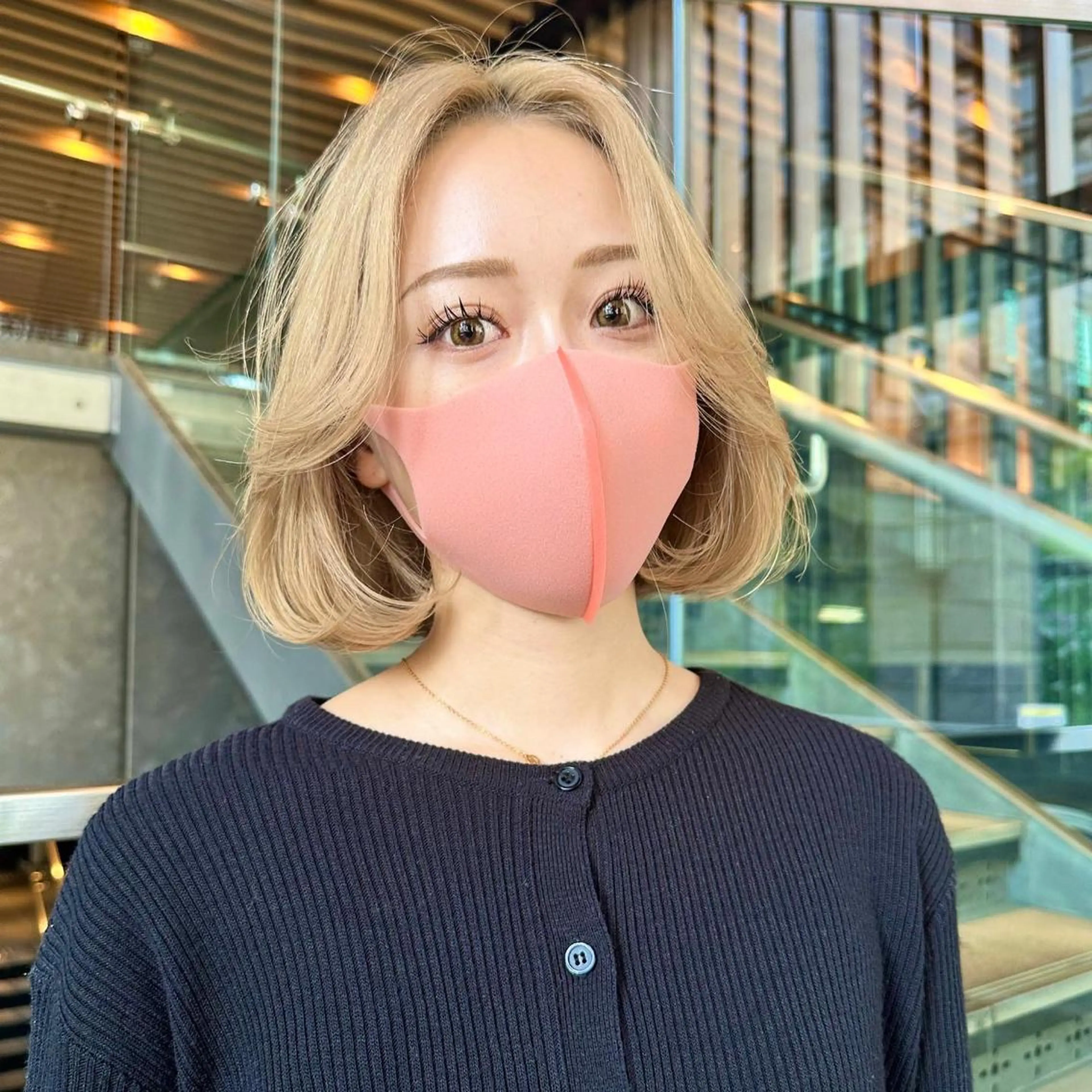 ミディアム カラー ヘアアレンジ 切りっぱなしボブ グレージュ ハイトーンカラー ボブ ハッシュカット 🌿レイヤー/ブリー チ/🌿‬JINのヘアスタイル