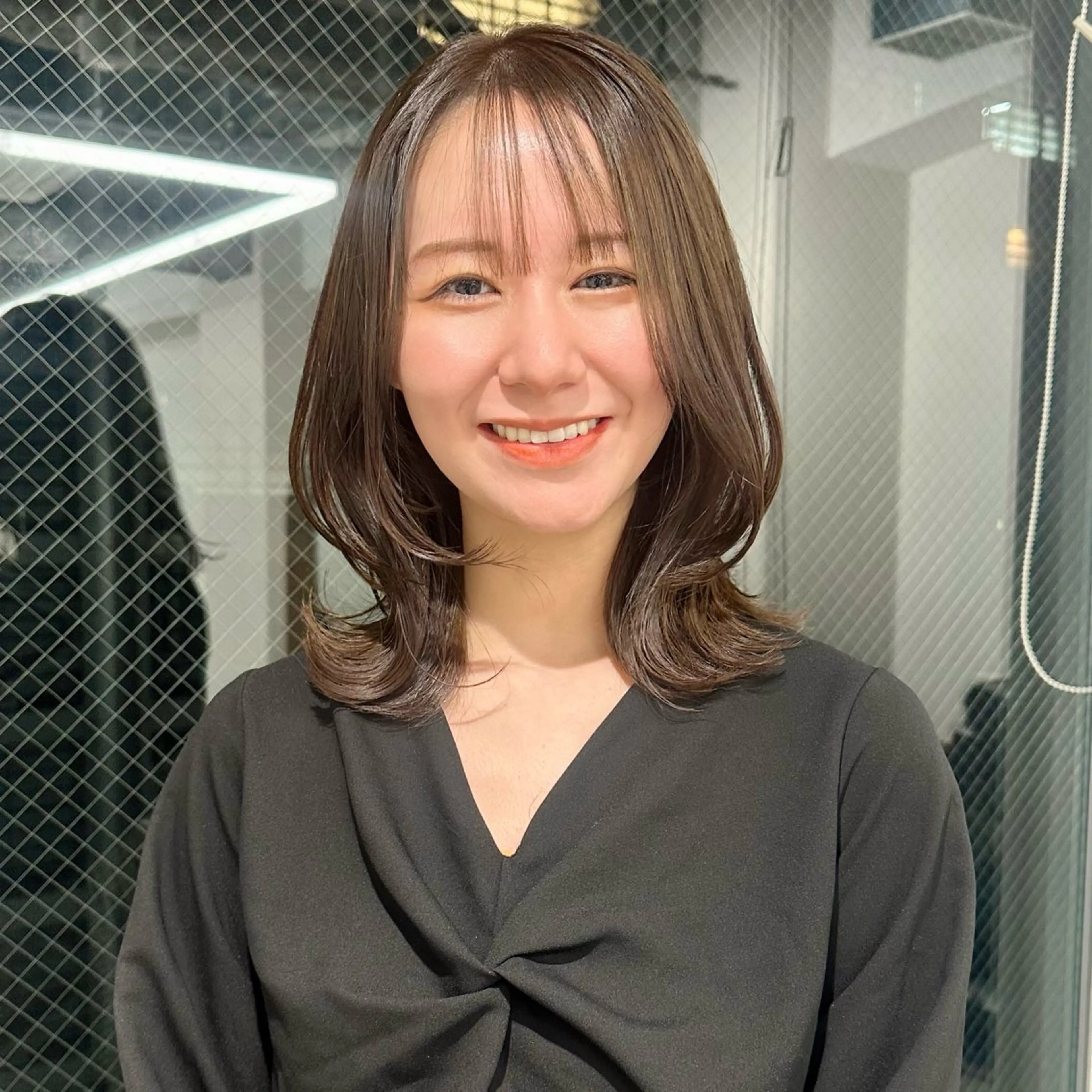 ミディアム カラー ブリーチなし/レイヤ ー特化🌈Tommyのヘアスタイル