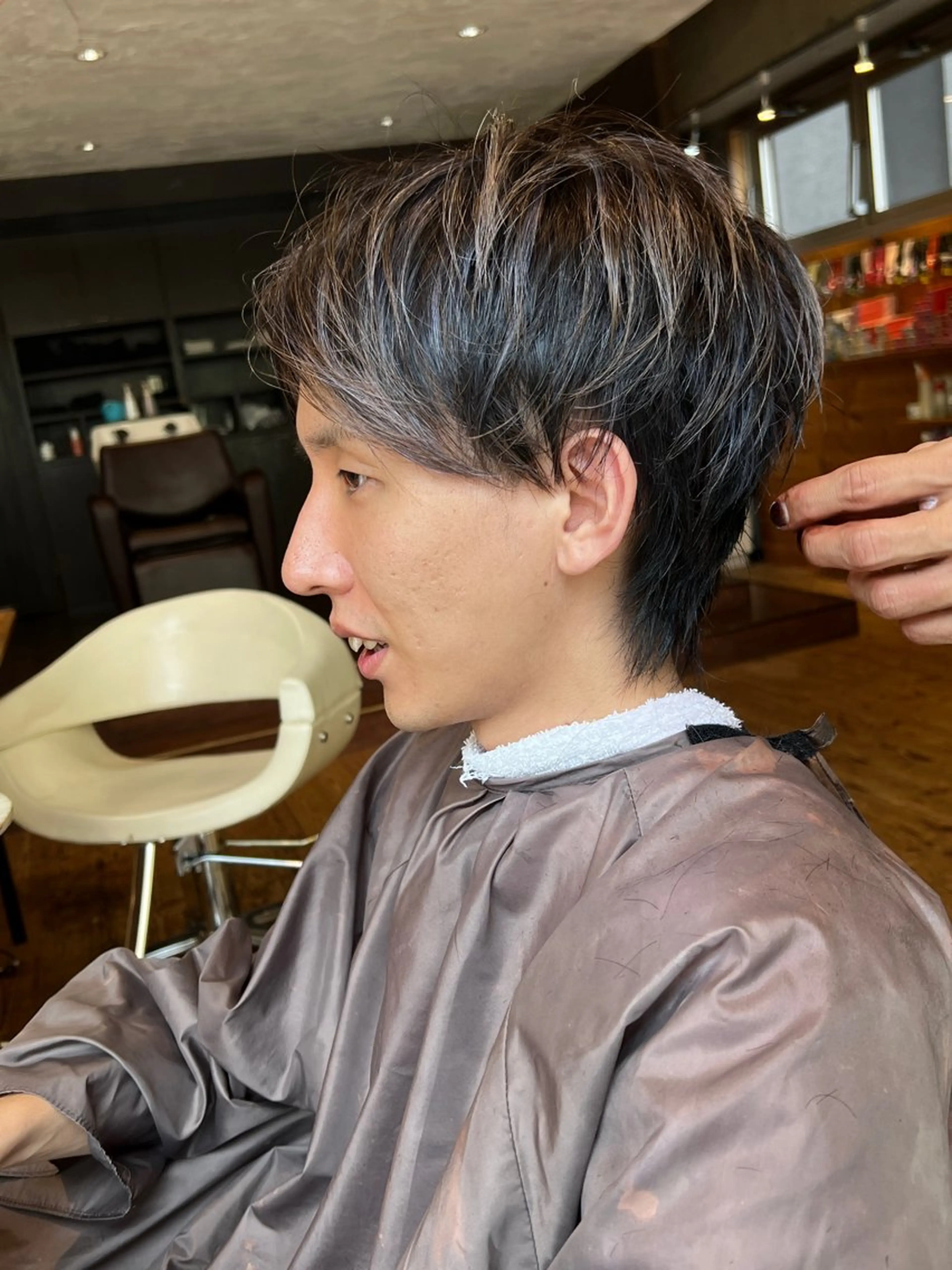 カラー メンズ メンズハイライト ハイライトカラー カット ヘアカラー BEACH　HAIR&NAIL所属・両国駅徒歩1分⭐️ アイロン仕上げのヘアスタイル