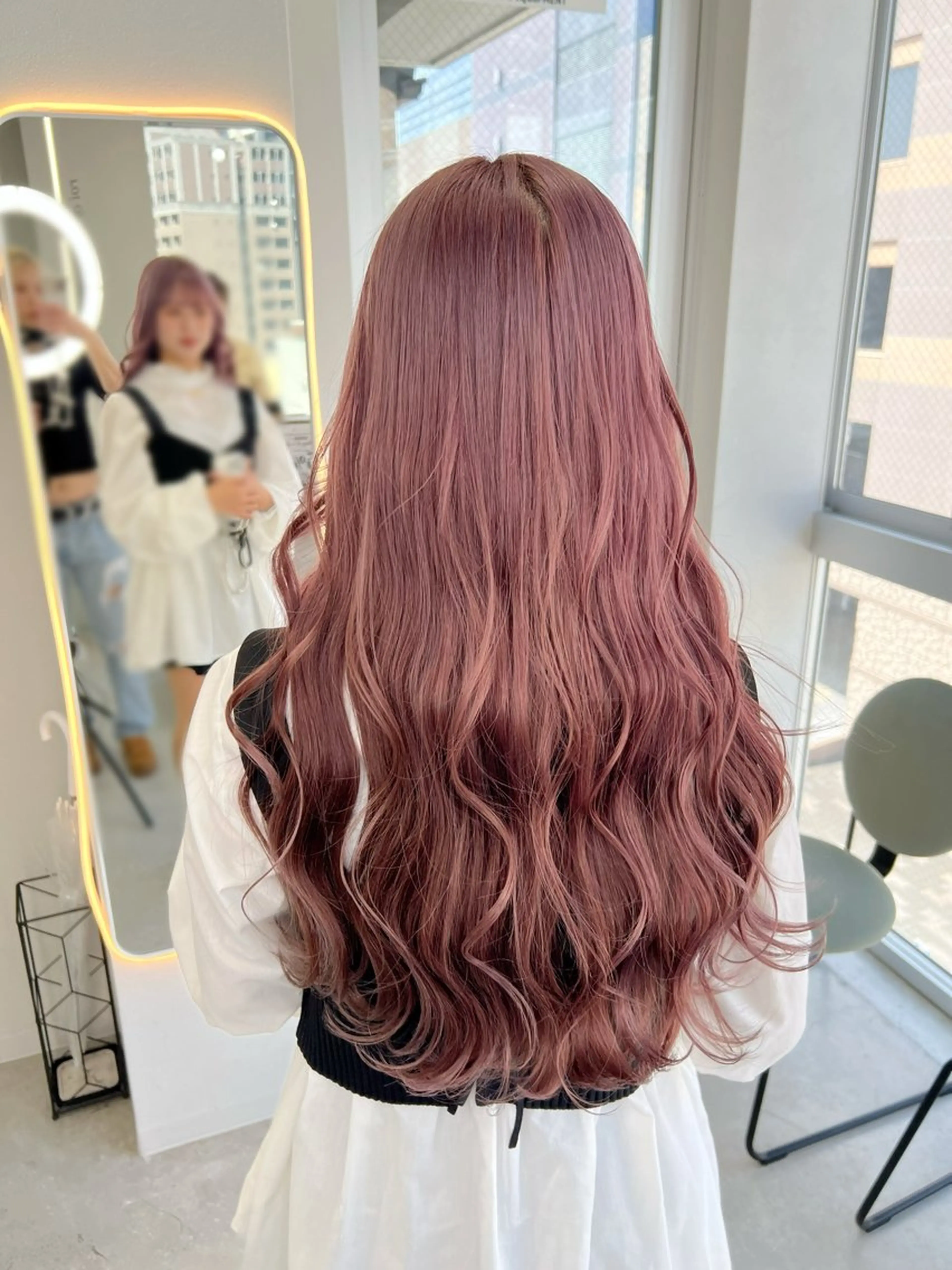 ロング ヘアカラー maya レイヤーカットのヘアスタイル