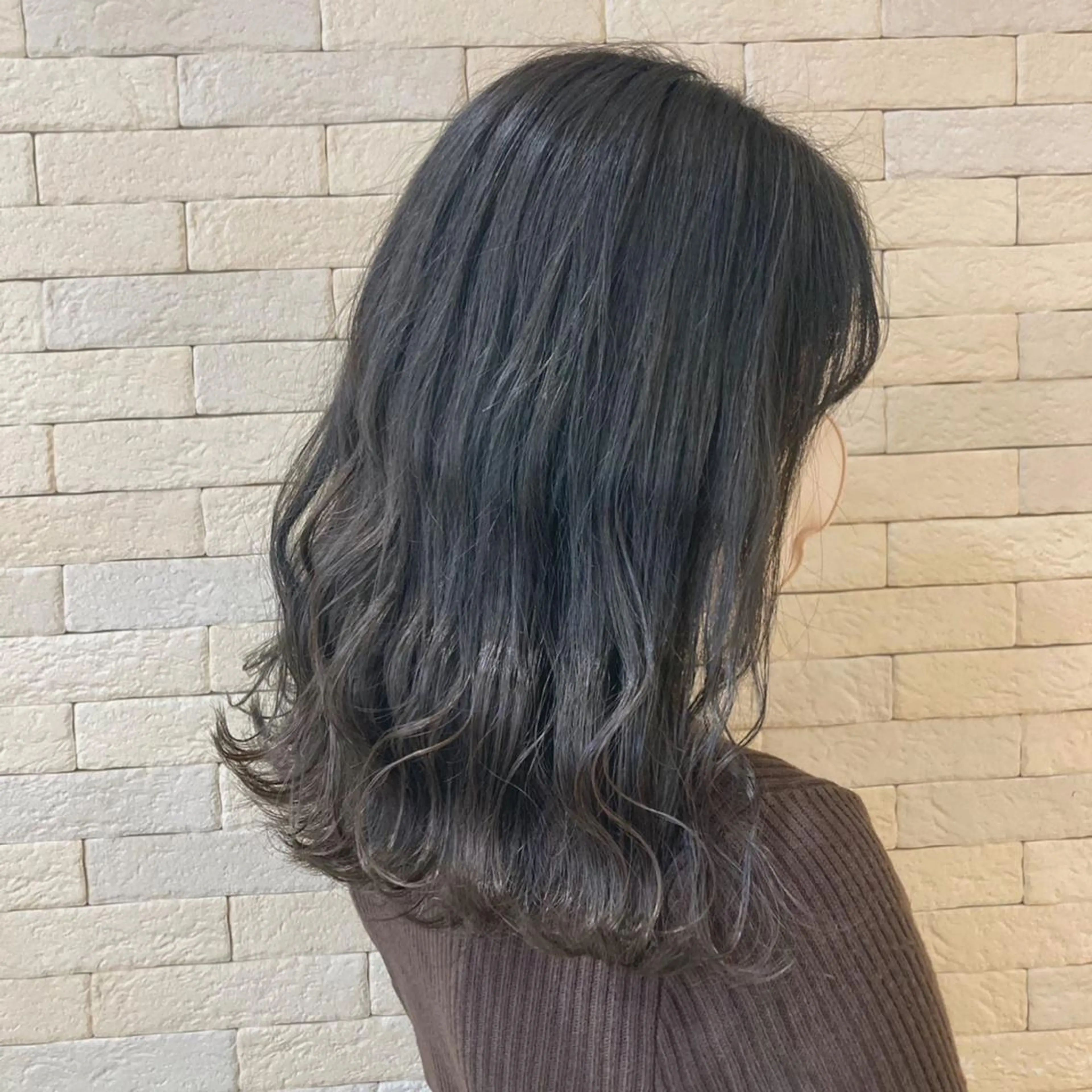 ロング カラー ダークグレー 艶髪レイヤー上田 紗也🇰🇷💗のヘアスタイル