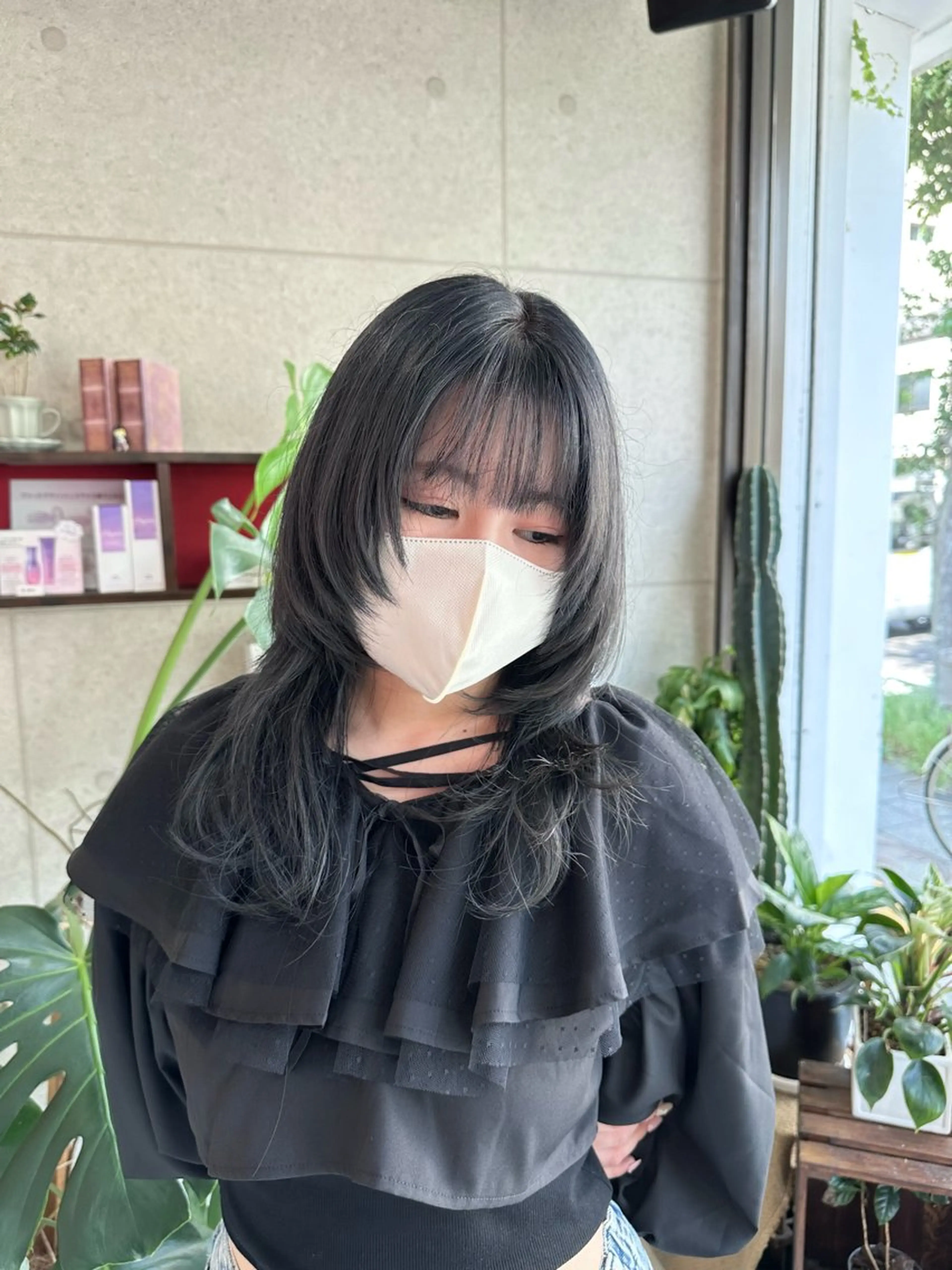 セミロング カラー ブルーカラー 透明感カラー ウルフカット 遠藤惟斗/自由が丘/ 透明感カラー/パーマのヘアスタイル