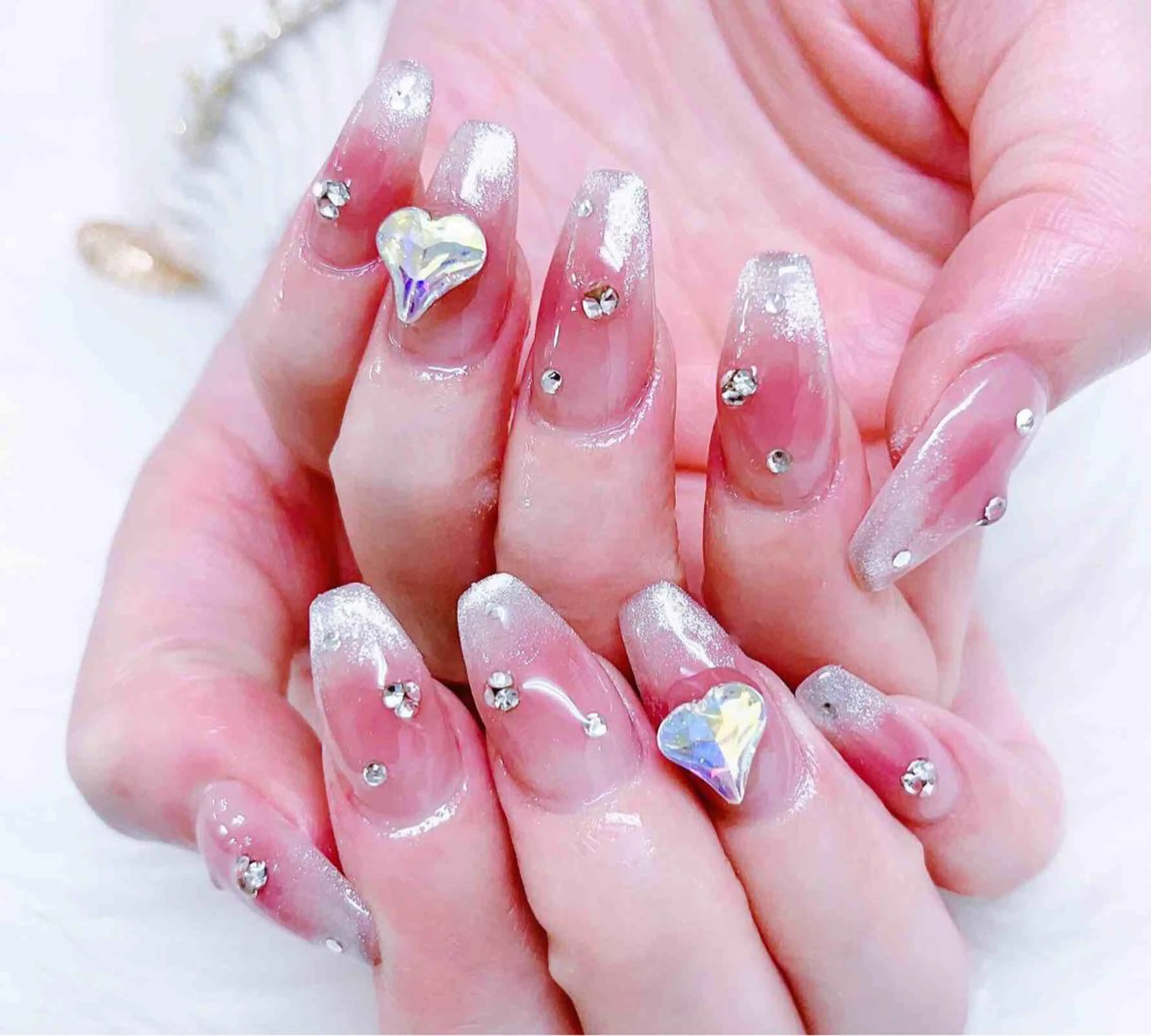 ネイル ハンドネイル MoonNail ユリ🌸のネイルデザイン