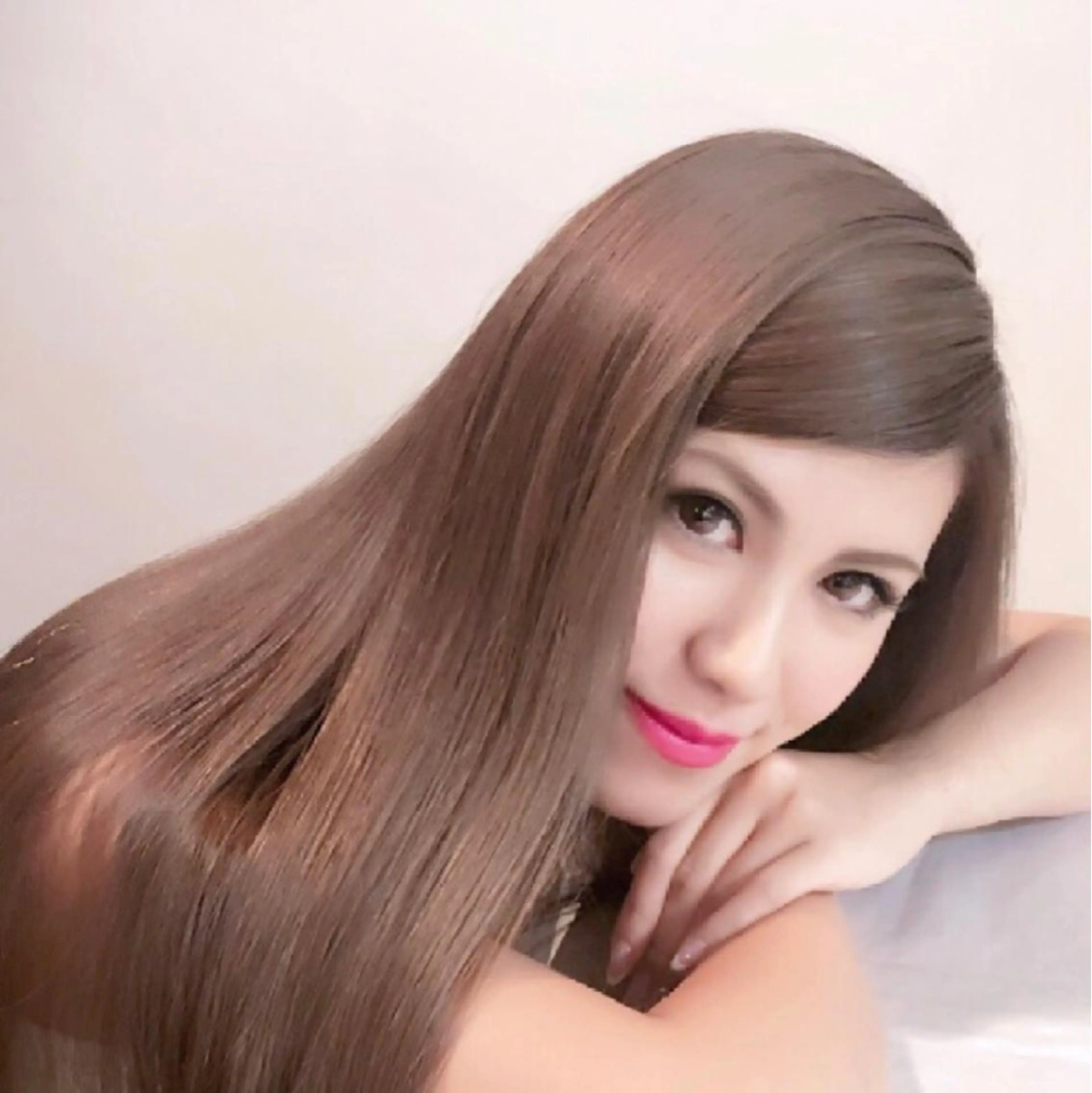 ロング ユアサ ハヤトのヘアスタイル