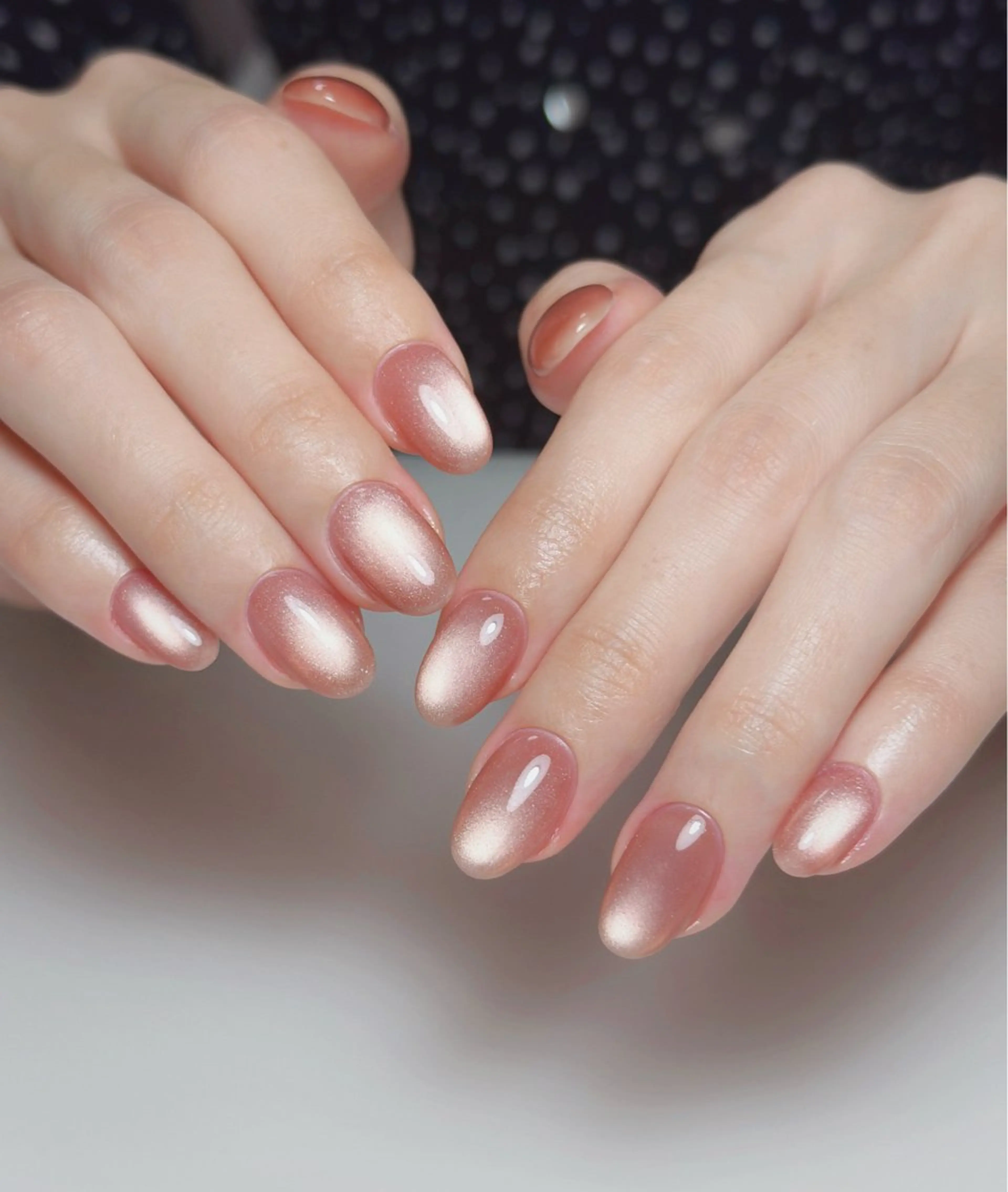 ネイル オーロラネイル 長さ出し フットネイル 韓国ネイル ラメ(グリッター) ハンドネイル 👍thumbs up nail👍のネイルデザイン