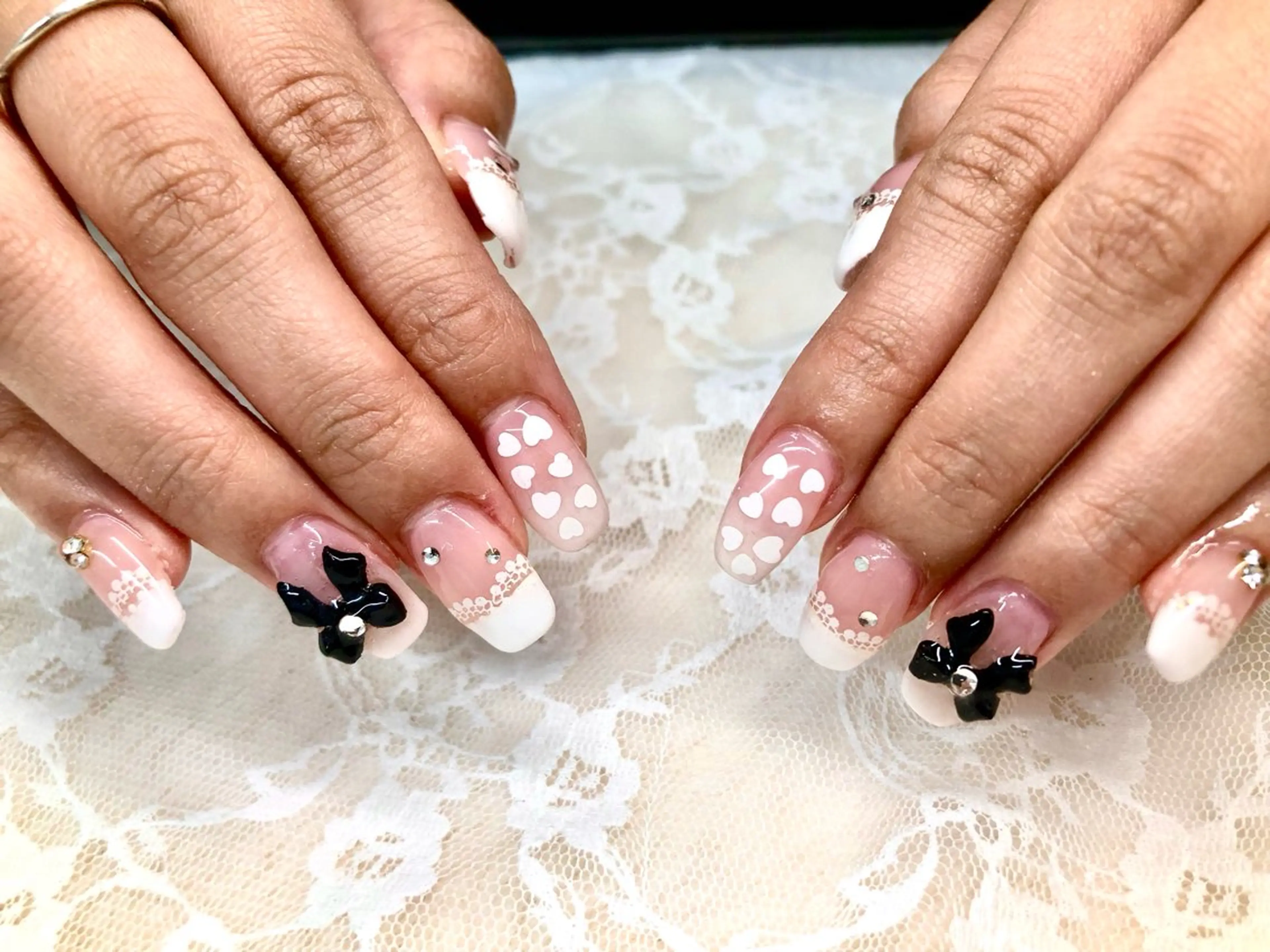 ネイル ハート レース ストーンネイル ワンホンネイル ハンドネイル ハンドケア Epokku ネイルサロンのネイルデザイン