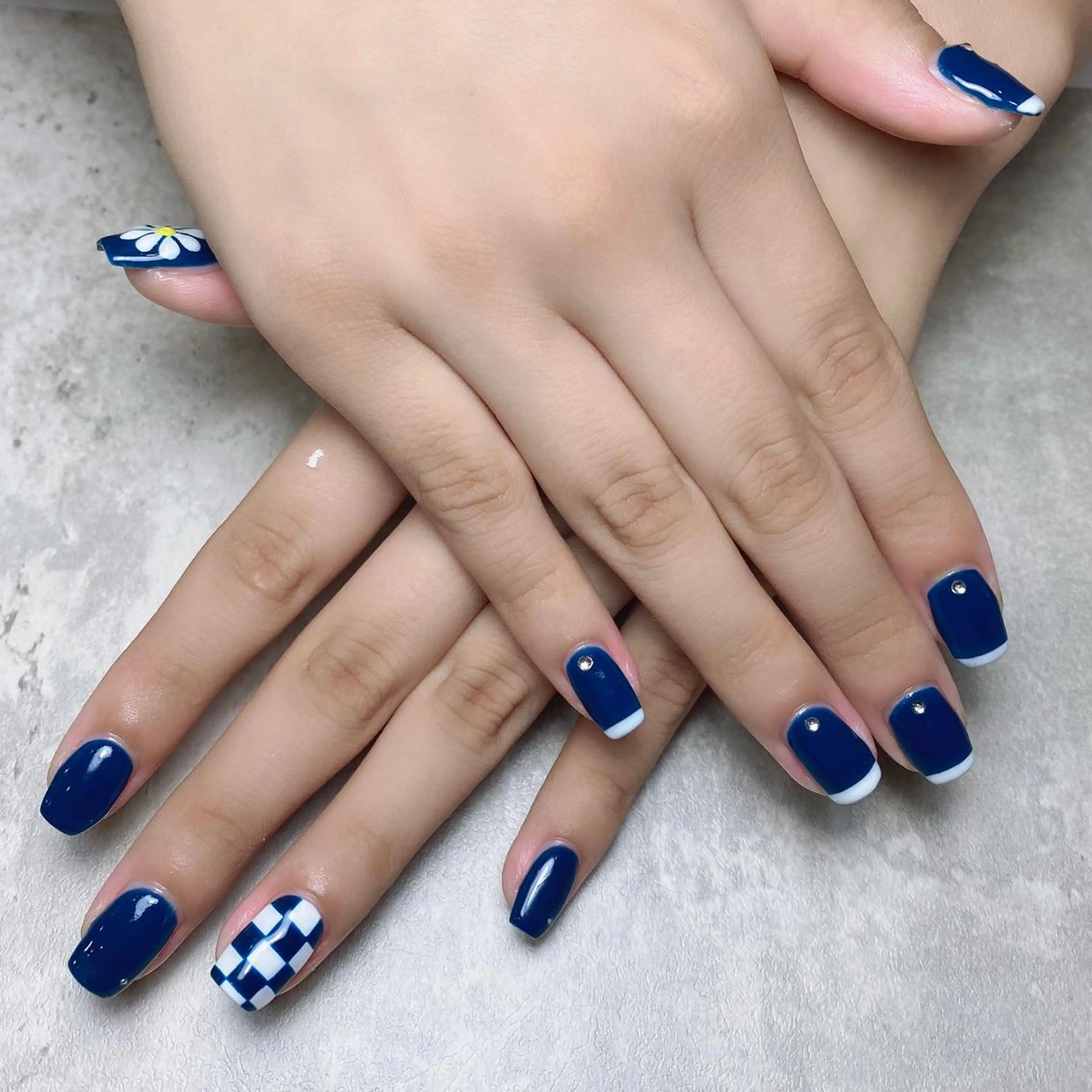 ネイル 🦋 Queenieのネイルデザイン