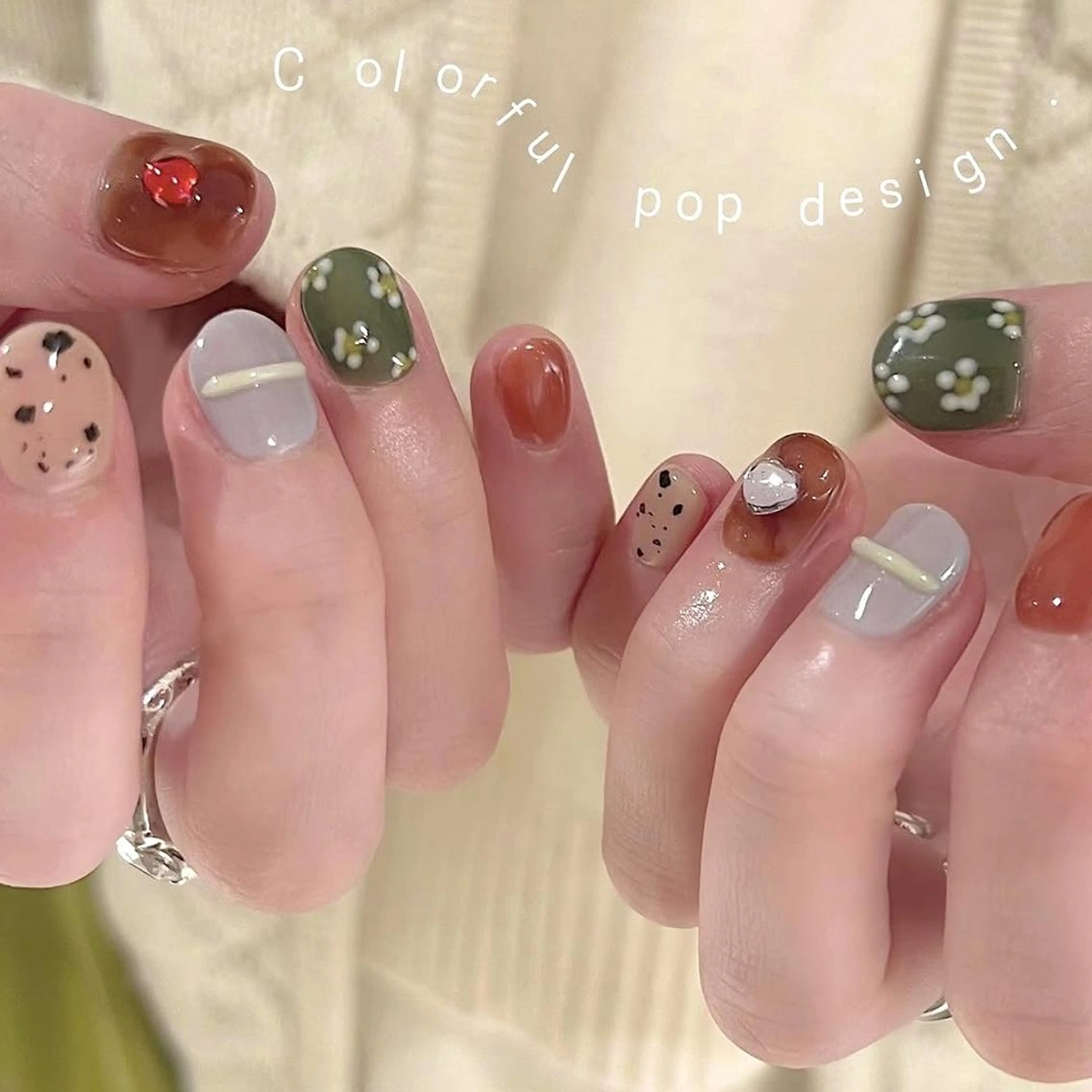 ネイル マグネットネイル ニュアンスネイル ショートネイル こまつ やよいのネイルデザイン