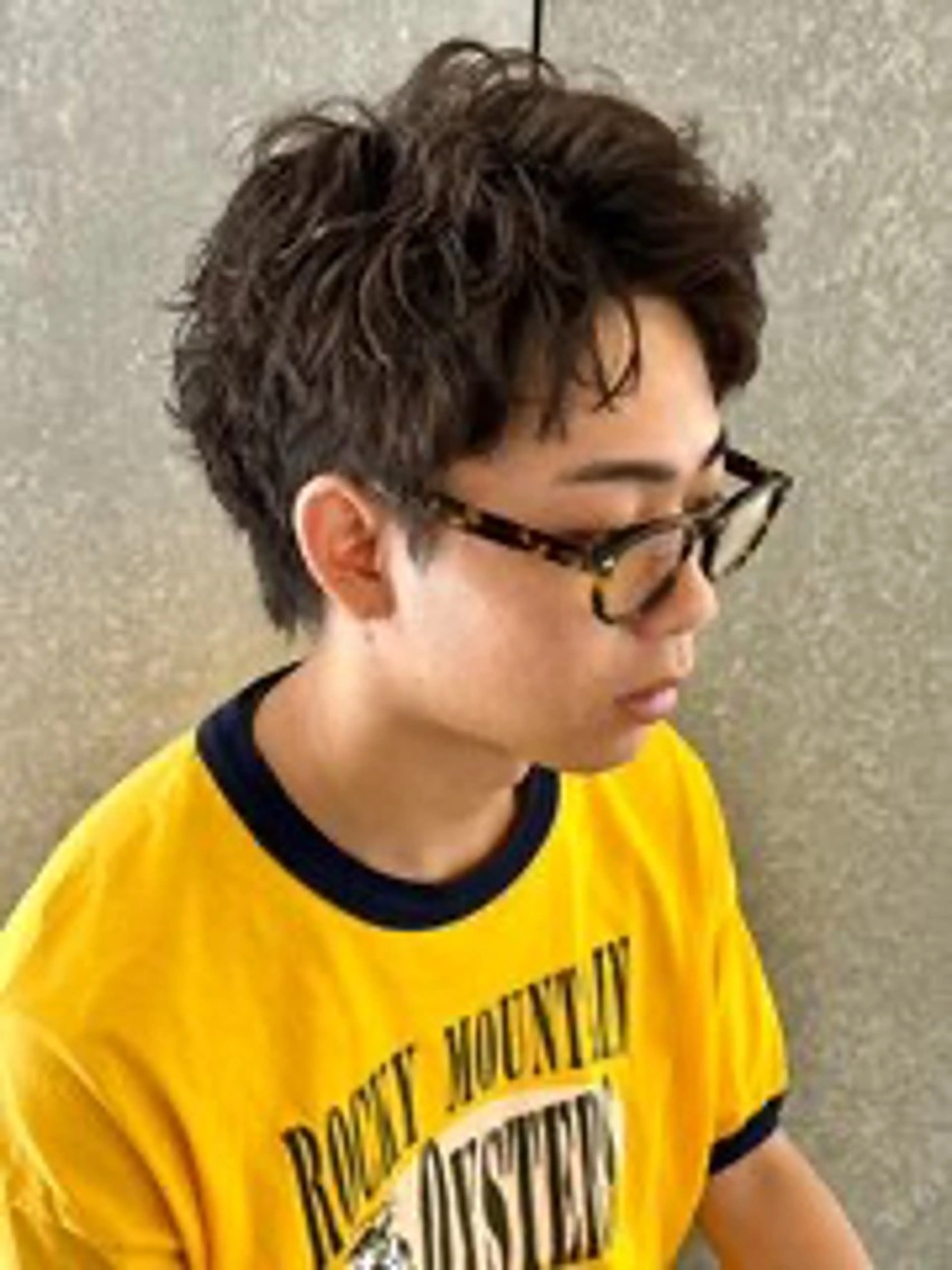 ショート パーマ メンズ アップバング メンズパーマ カット パーマ Hwyl by Niau所属・内山 翔太のヘアスタイル