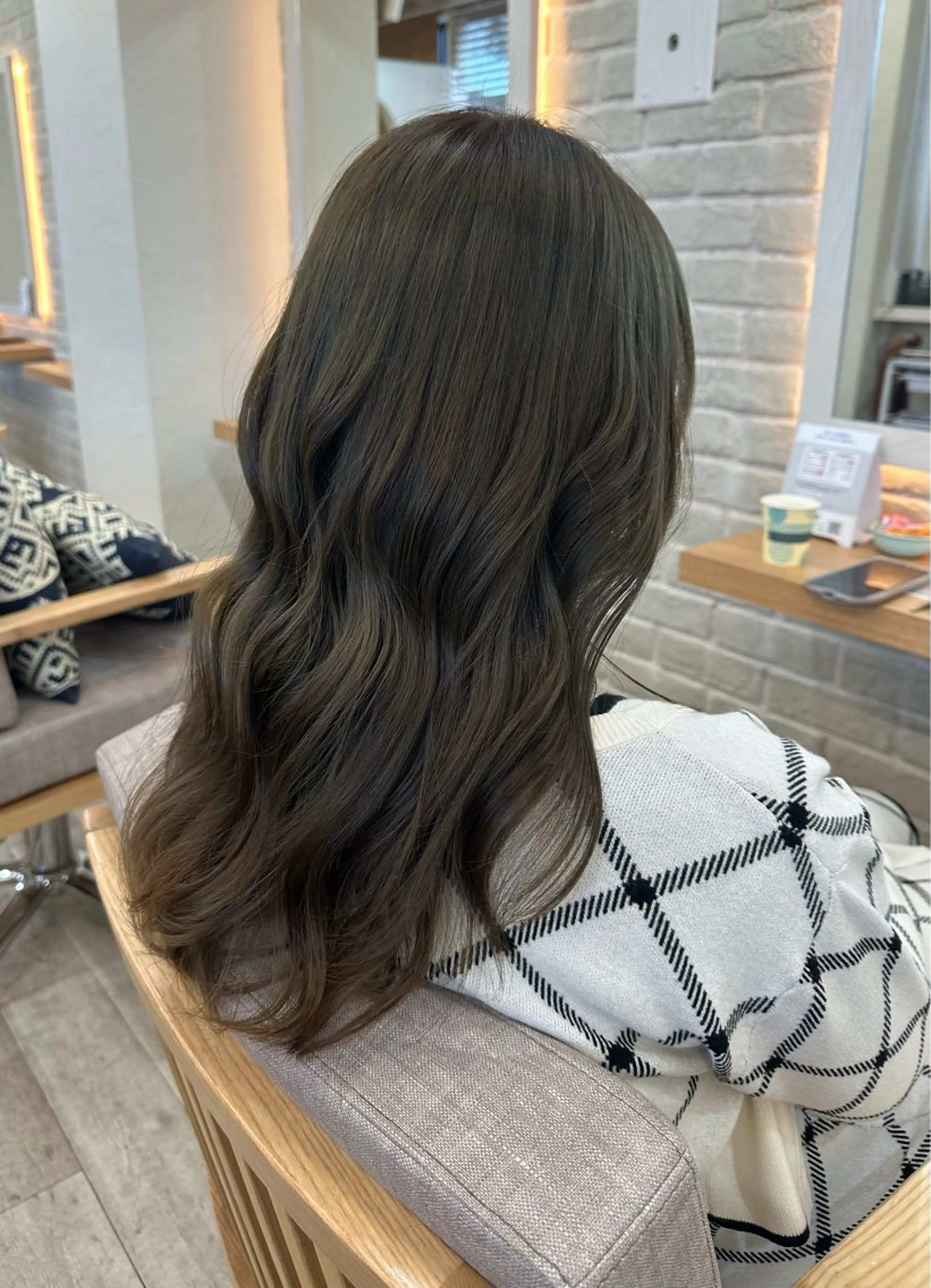 カラー ベージュカラー オリーブベージュ ✄折橋 彩花🐶🍑のヘアスタイル