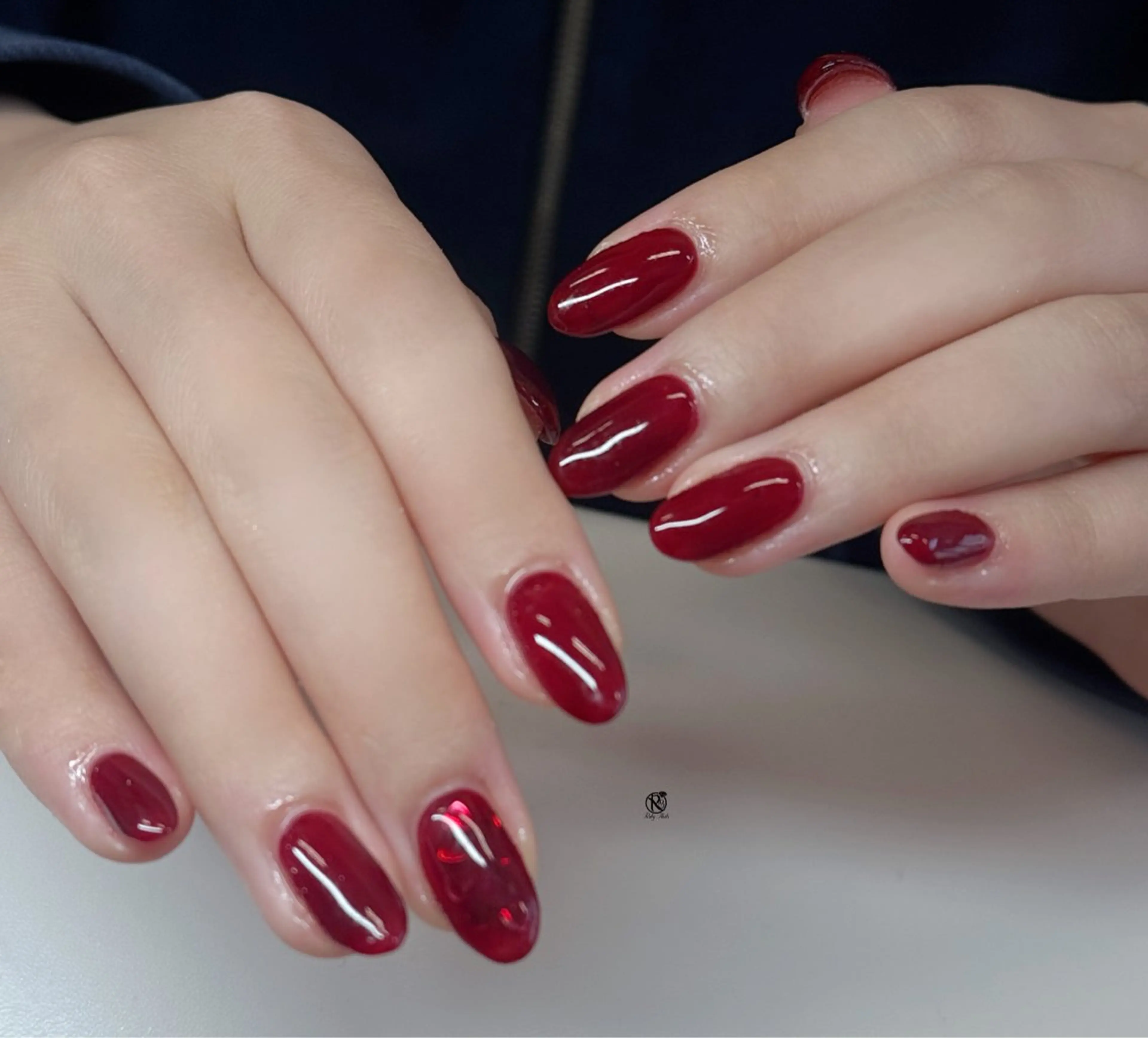 ネイル ボルドー ブラウン チークネイル ドット フットネイル ハンドネイル CHERRYネイルサロン所属・チェリネイルサロン 霞ヶ関のネイルデザイン