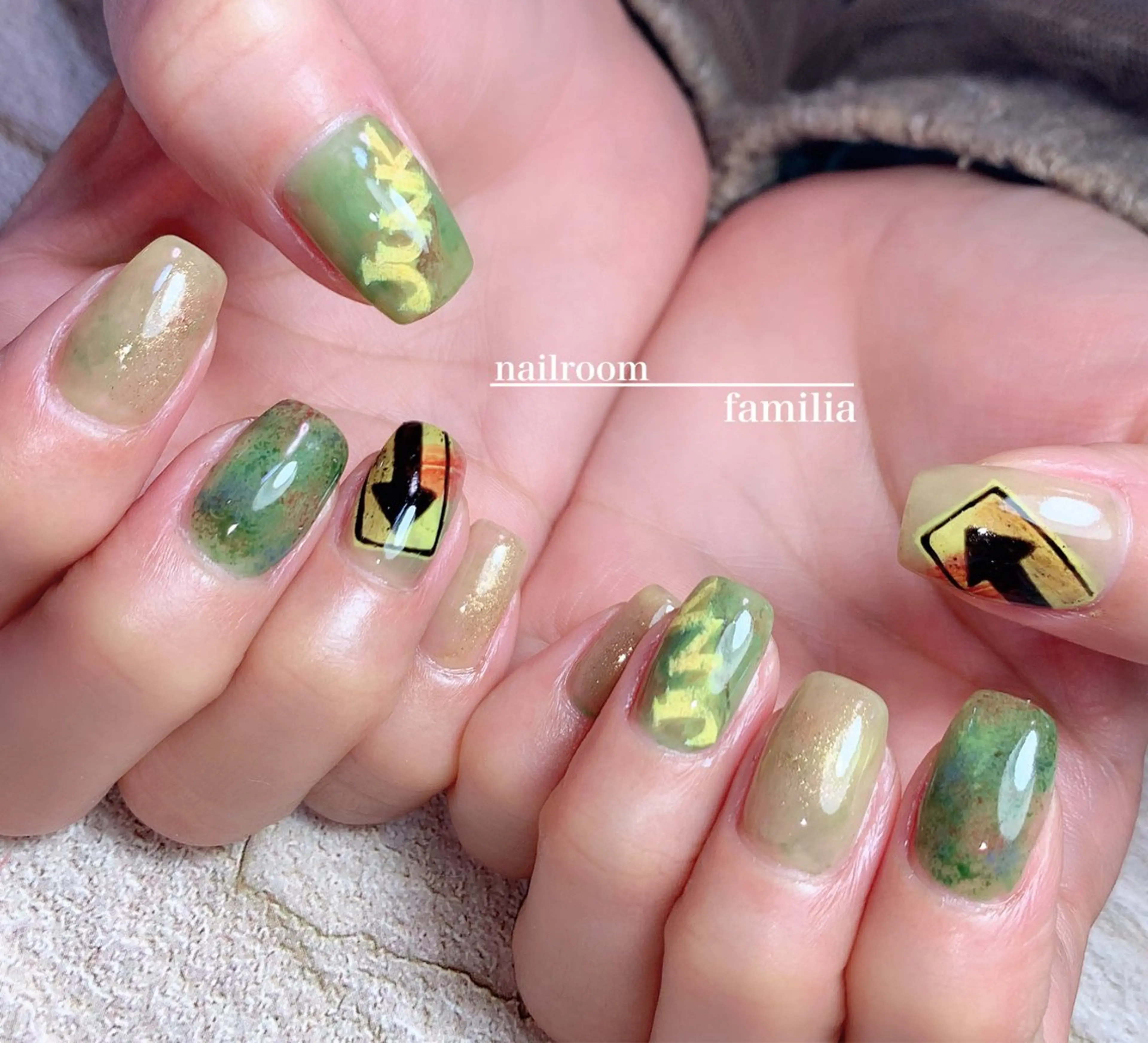 ネイル ニュアンスネイル ハンドネイル -nailroom- familiaのネイルデザイン