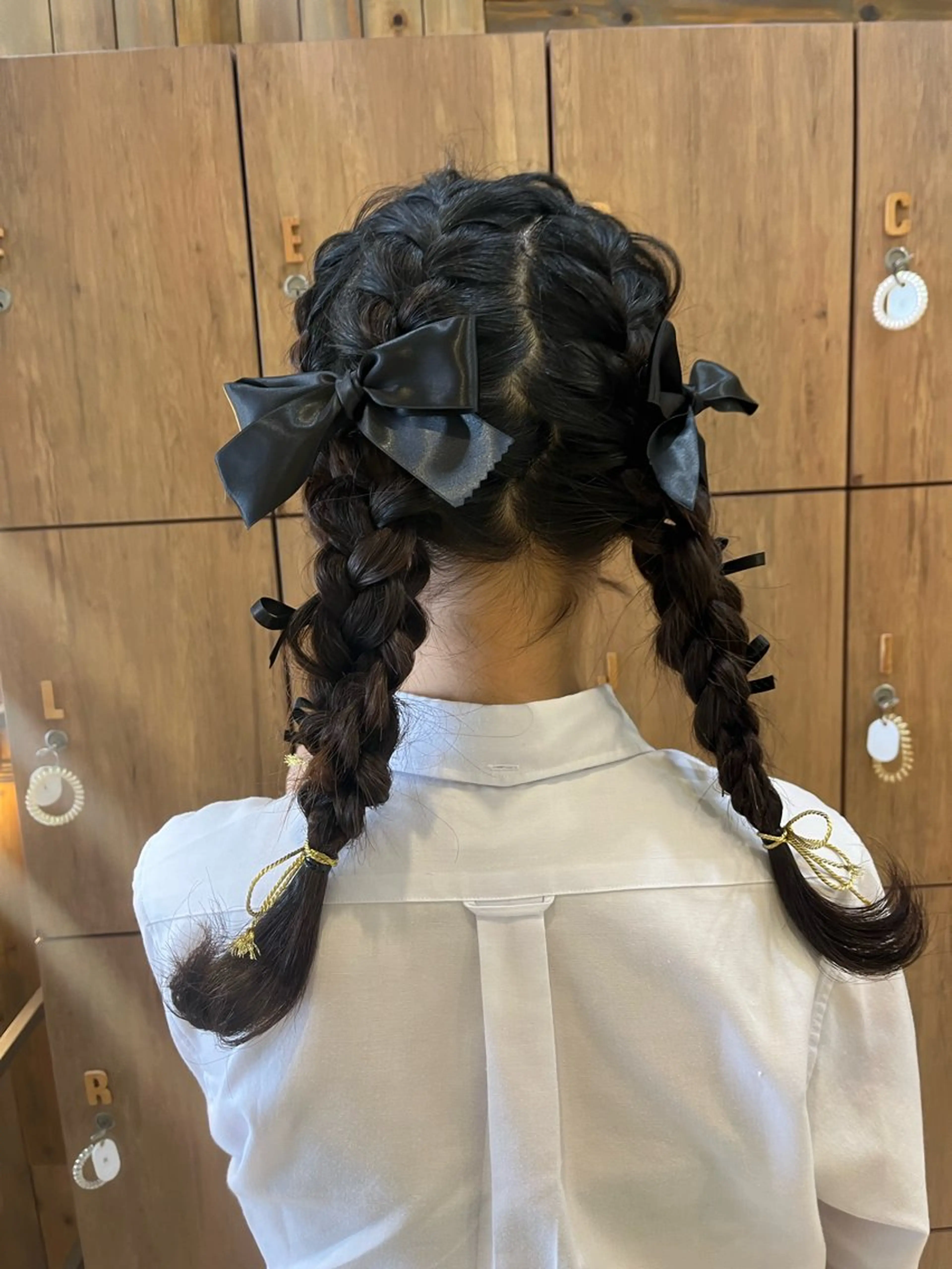 ミディアム ヘアセット らいむ/レイヤー/ /イヤリングカラーのヘアスタイル