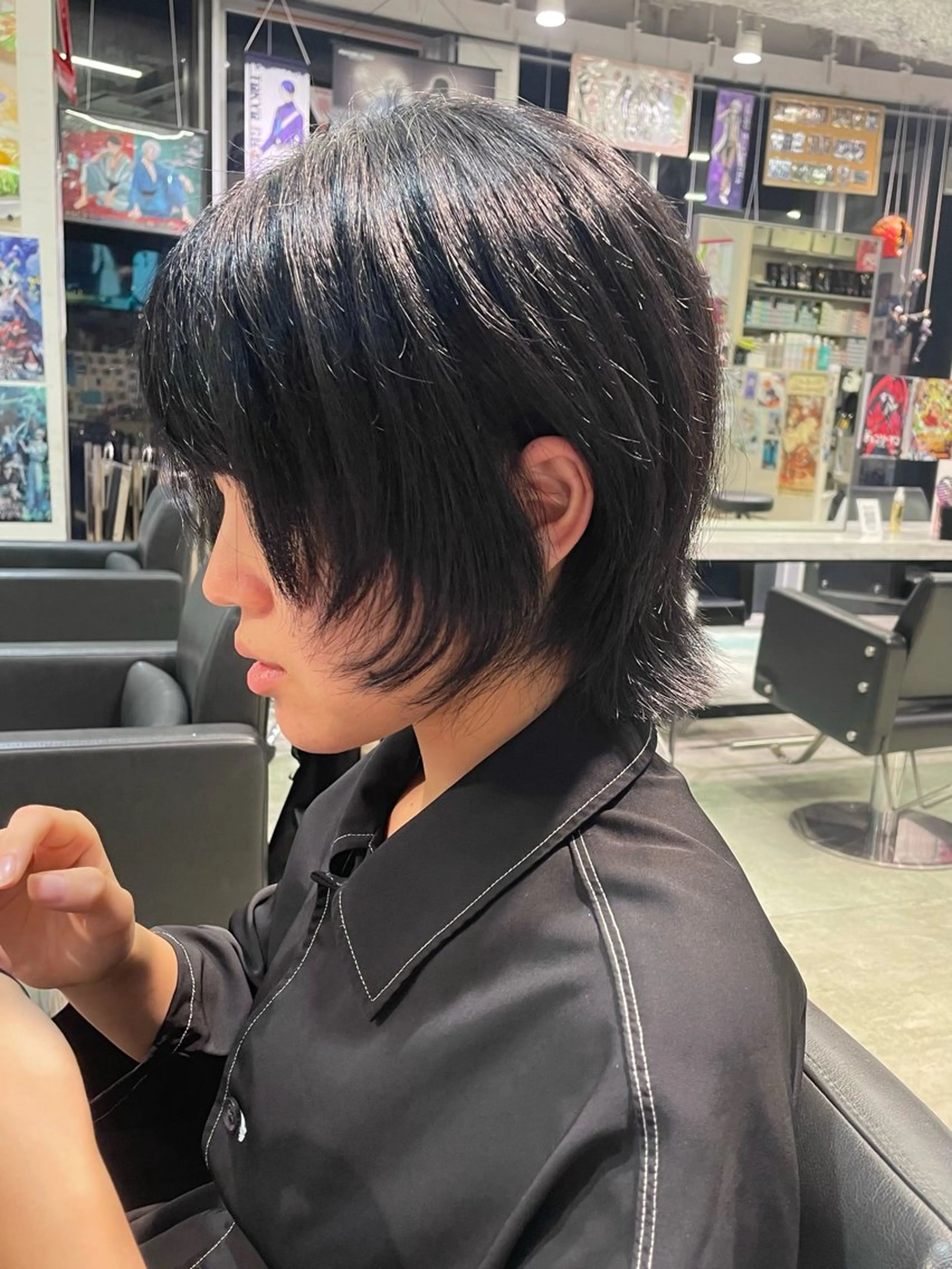 ミディアム カラー 黒髪 ウルフカット カット ヘアカラー トリートメント 🍭ハイトーン/ デザインカラー🦄のヘアスタイル