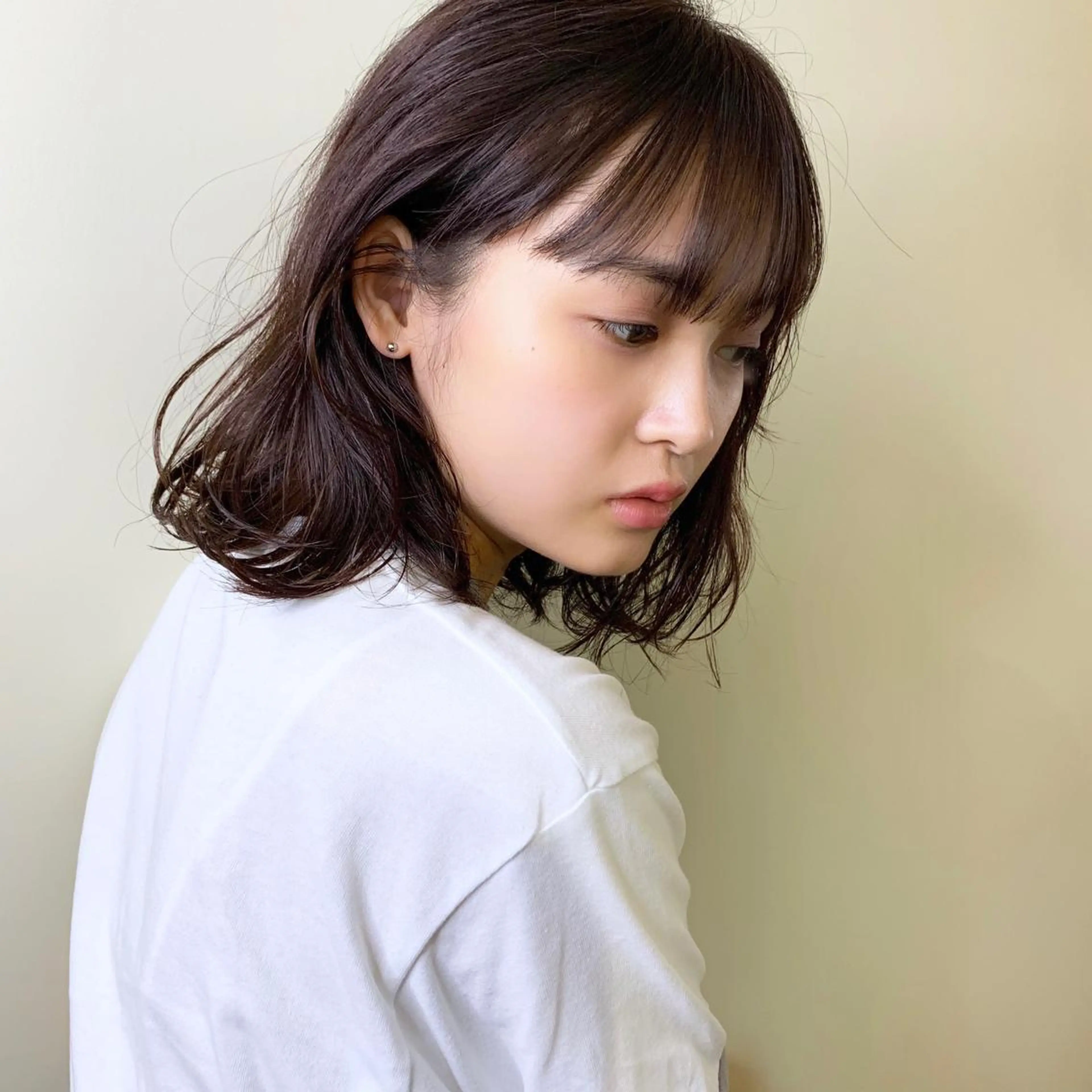 ミディアム カラー ブラウンカラー パープルカラー パープルブラウン 薬院:今泉/上川美幸 ボブ/顔周りレイヤーのヘアスタイル