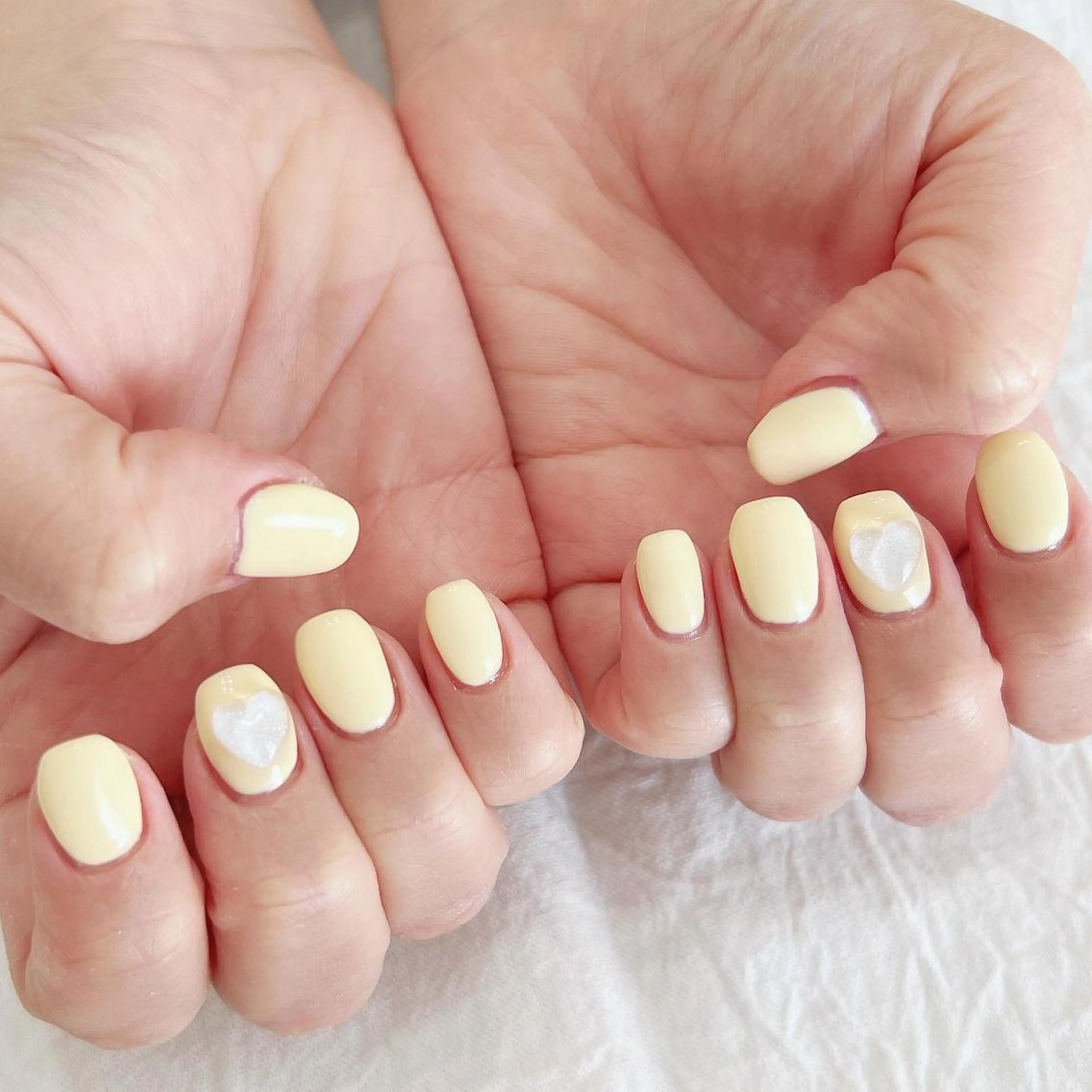 ネイル ハート ラメ(グリッター) ワンカラーネイル 黄色 ハンドネイル peaberry nailのネイルデザイン