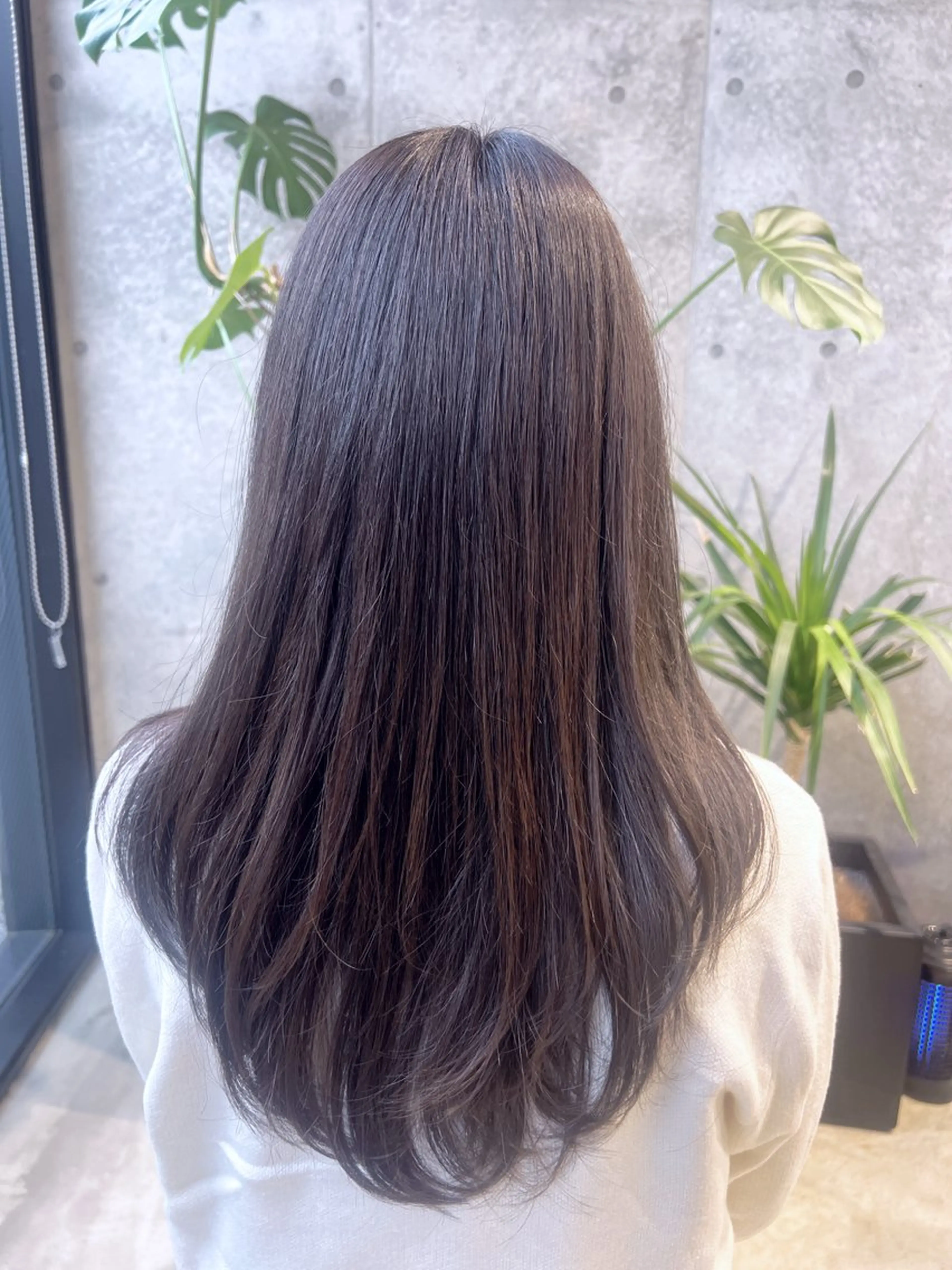 セミロング ヘアカラー うるツヤ透明感カラー 𝐀𝐲𝐚𝐦𝐢のヘアスタイル