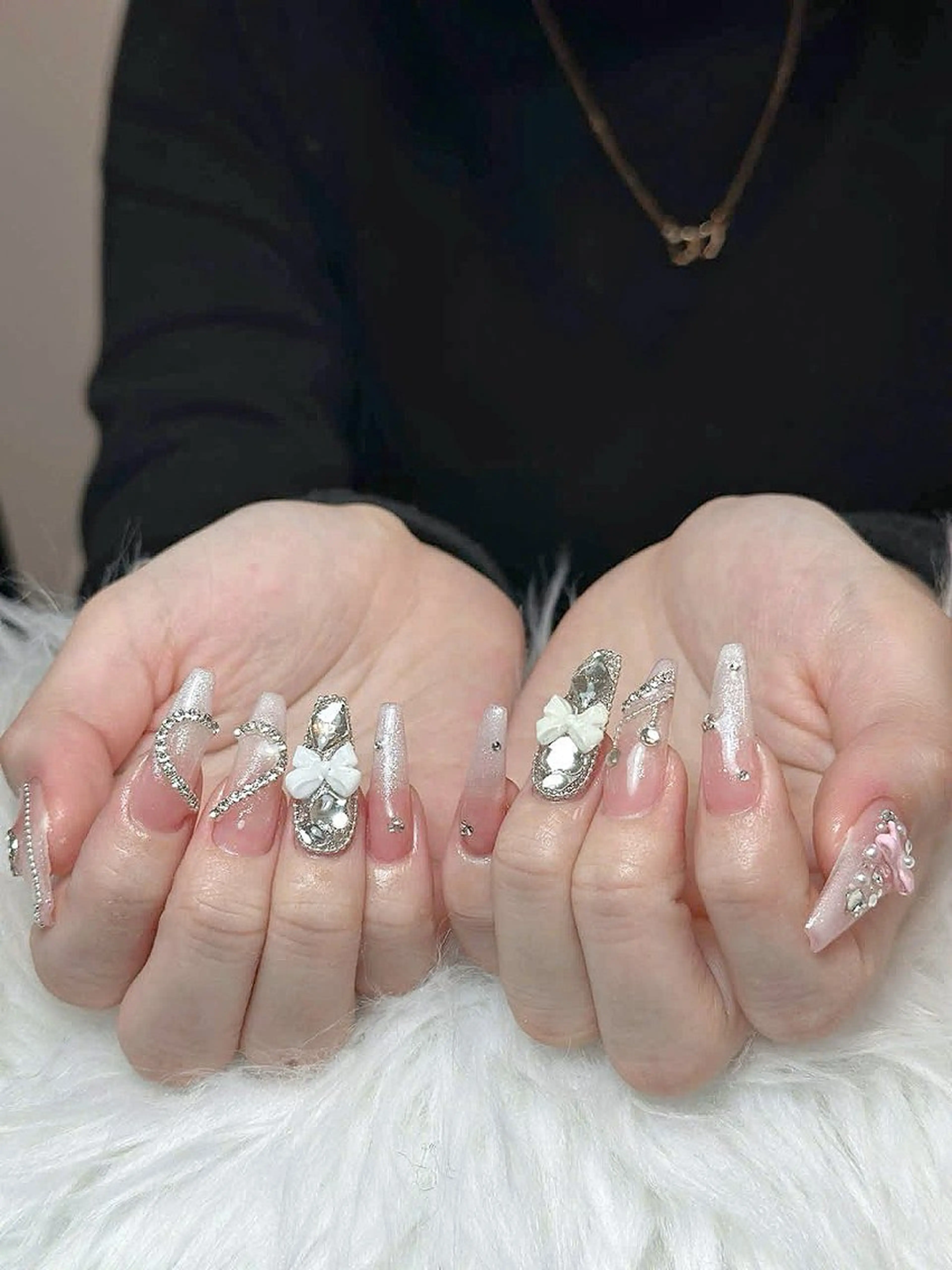 ネイル チークネイル フレンチネイル グラデーション キラキラネイル マグネットネイル ハンドネイル FUJI NAILSALONのネイルデザイン