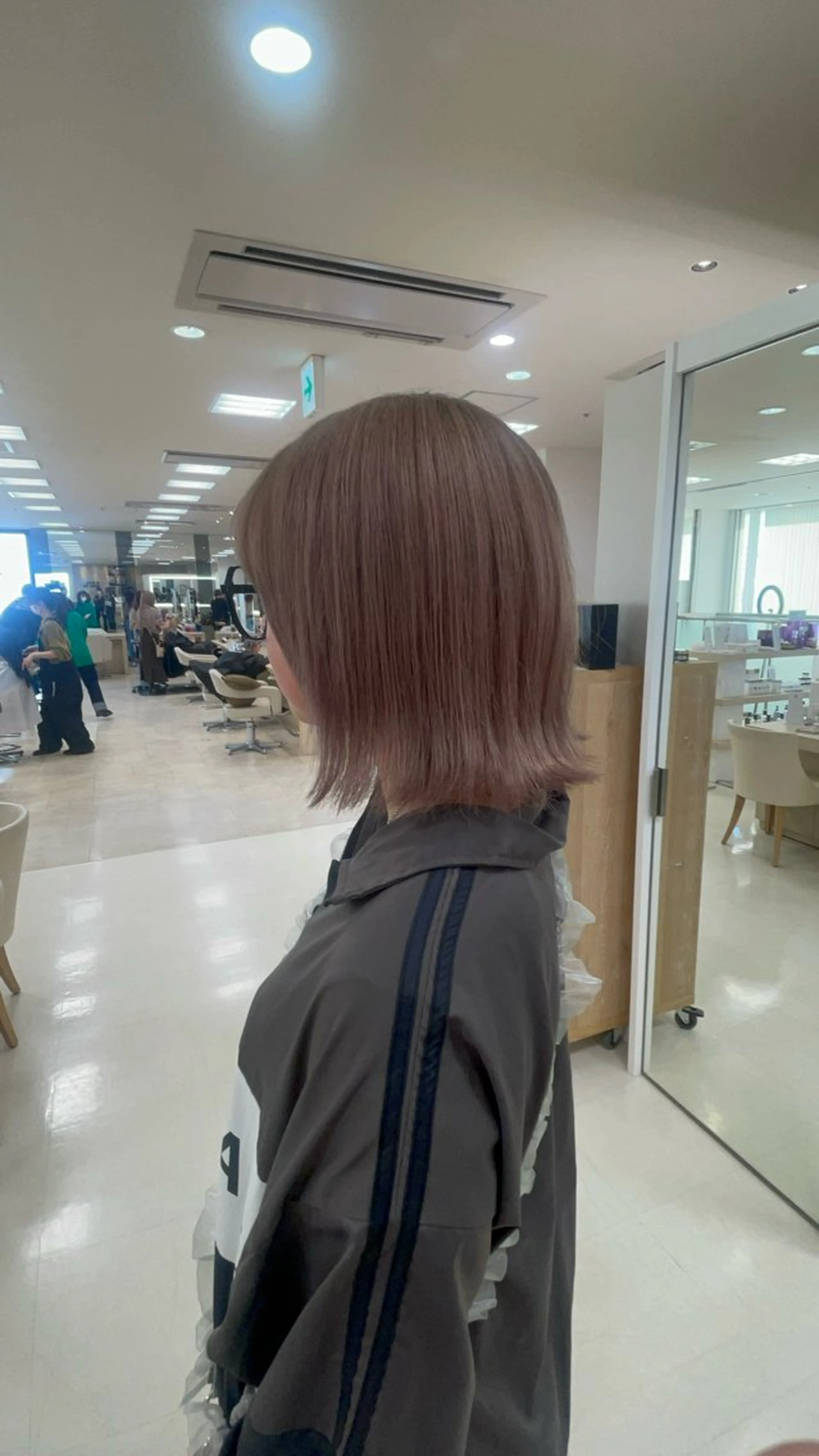 ミディアム カラー シャドウパーマ／骨格 矯正カット　トモキのヘアスタイル