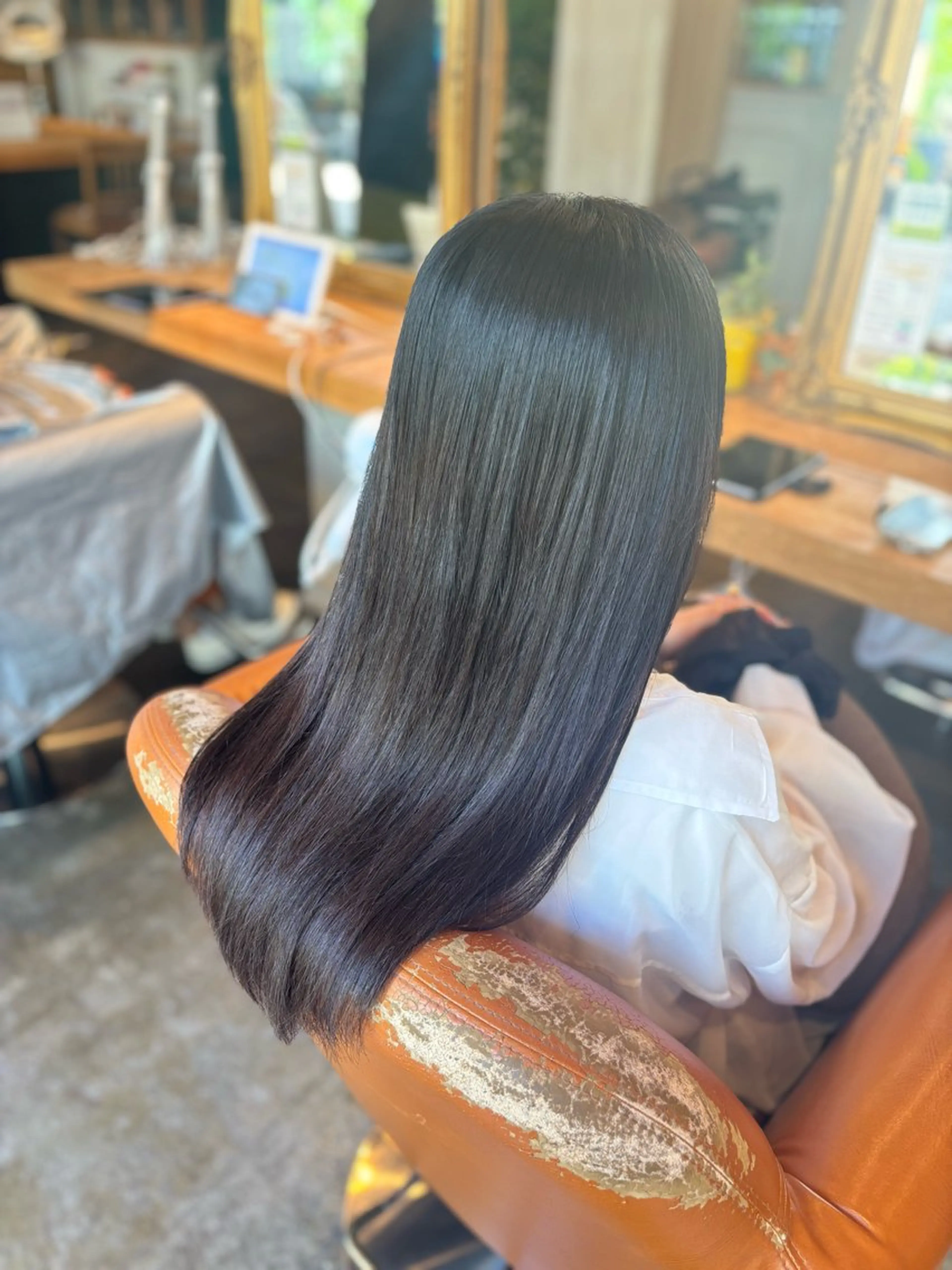 ロング 酸性ストレート カット 縮毛矯正 トリートメント 髪質改善カラー ベージュ🤎YUMEのヘアスタイル