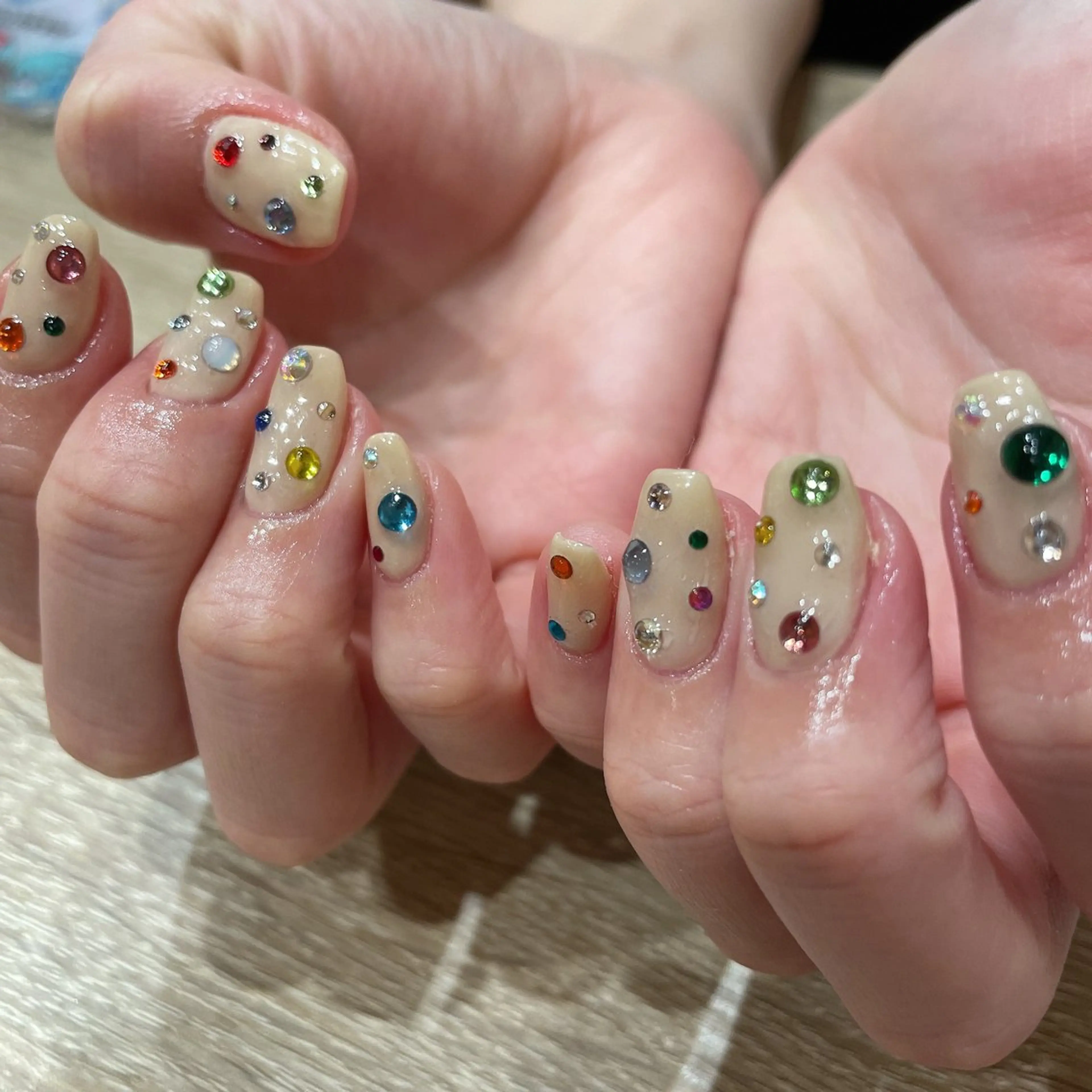 ネイル 持ち込み ストーンネイル liberté所属・liberté🫧 新小岩のネイルデザイン