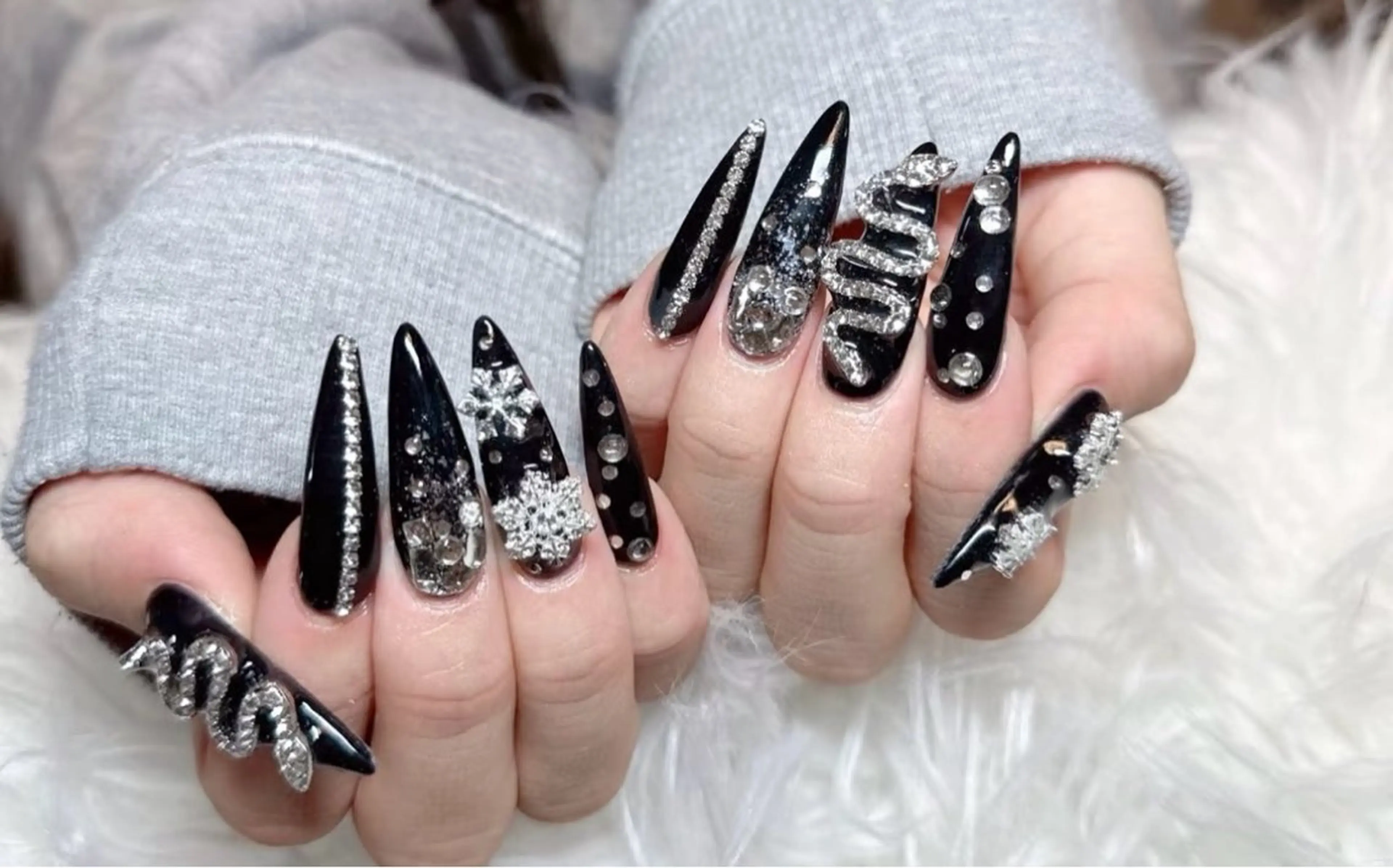 ネイル R Studioのネイルデザイン