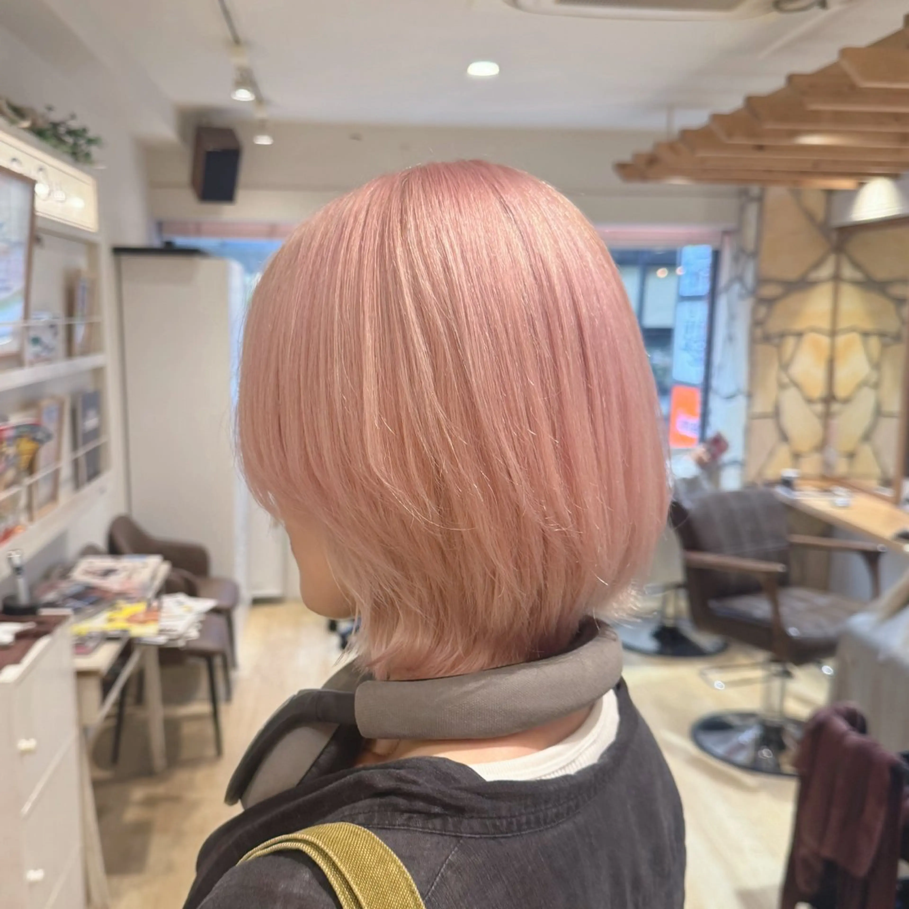 ミディアム カラー 柳川瑠衣菜 EIGHT/新宿のヘアスタイル