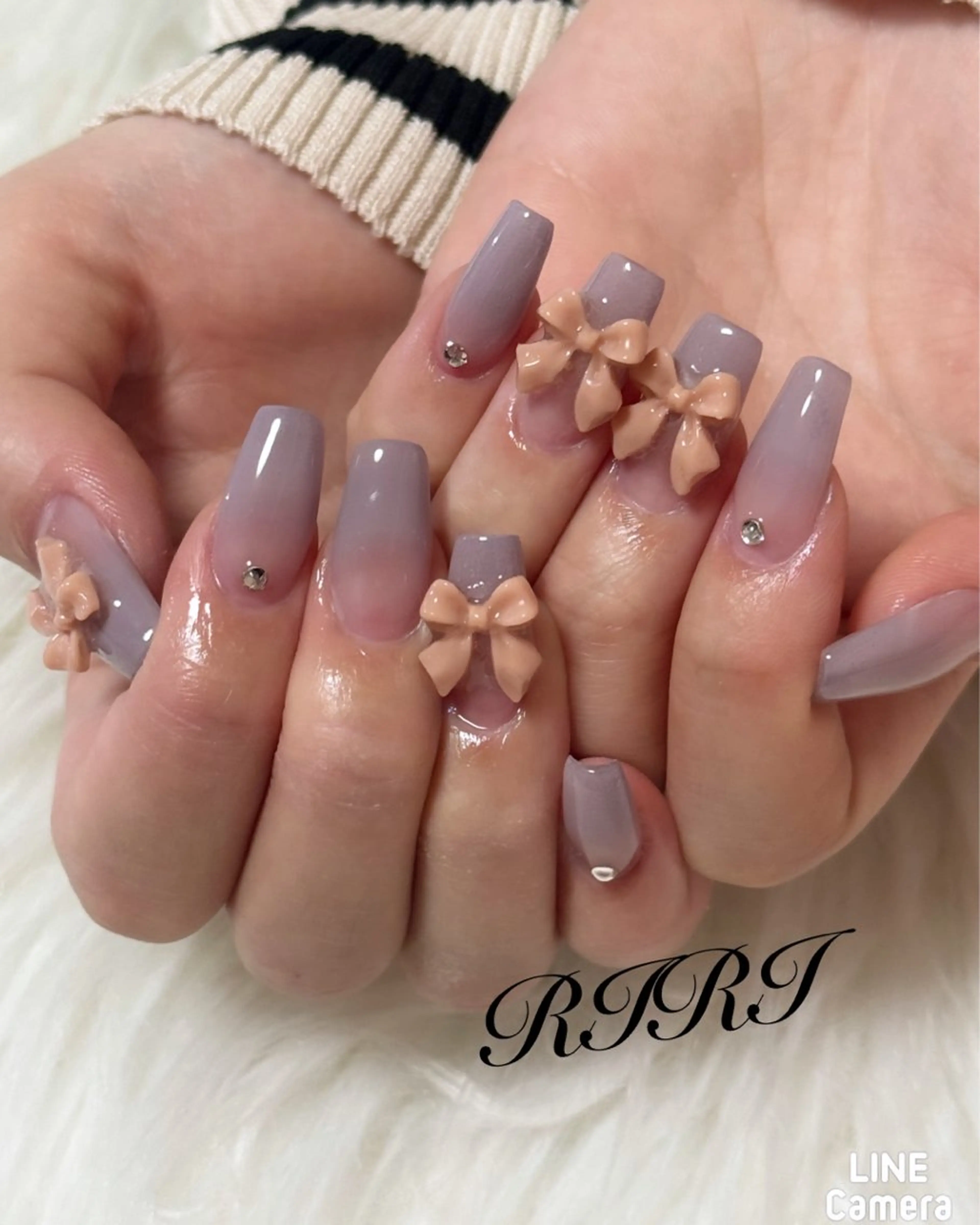 ネイル ジェルネイル ガーリー グラデーション キラキラネイル ロングネイル ハンドネイル riri オーナーのネイルデザイン