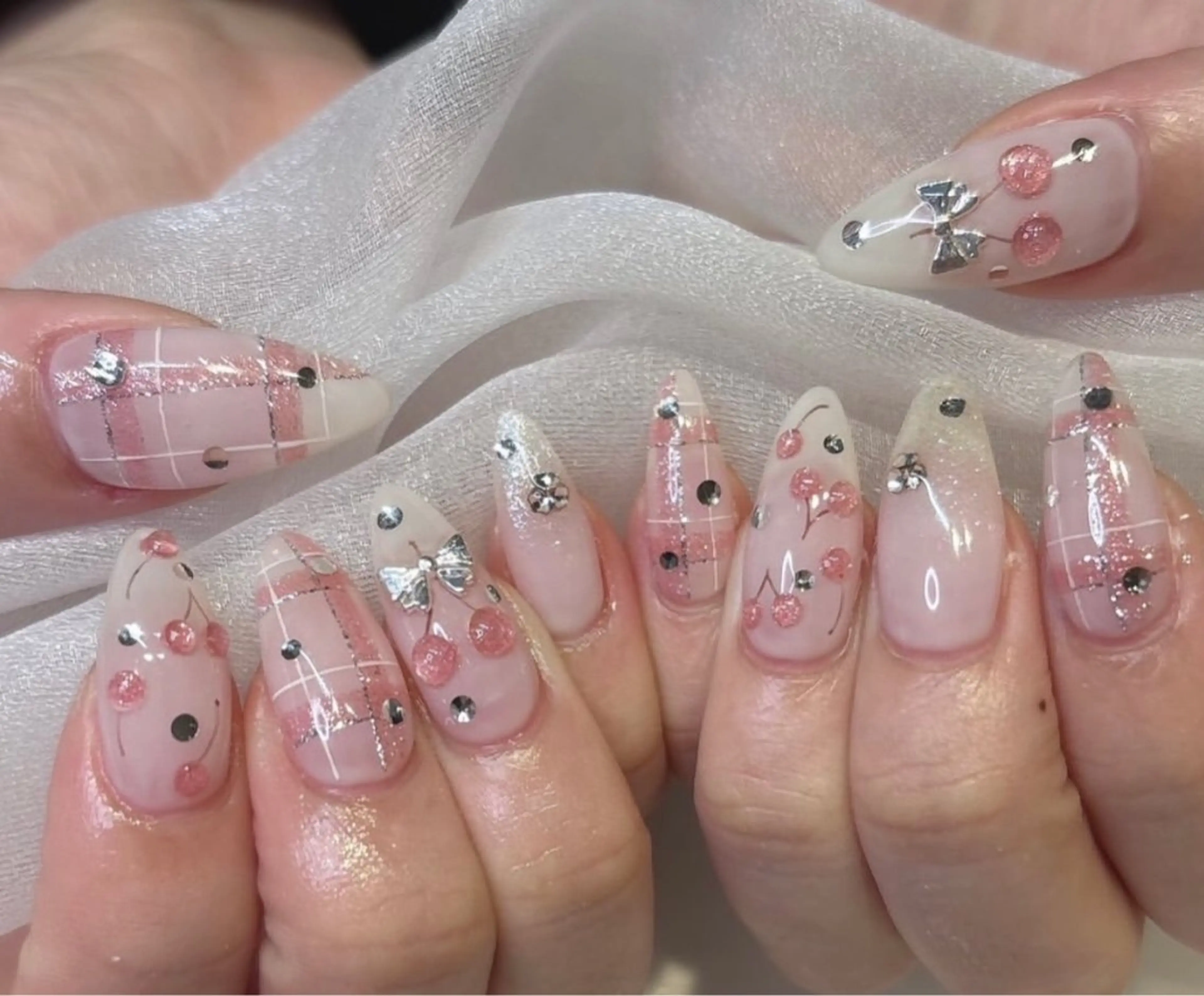 ネイル ハンドネイル NiJi Nailsのネイルデザイン