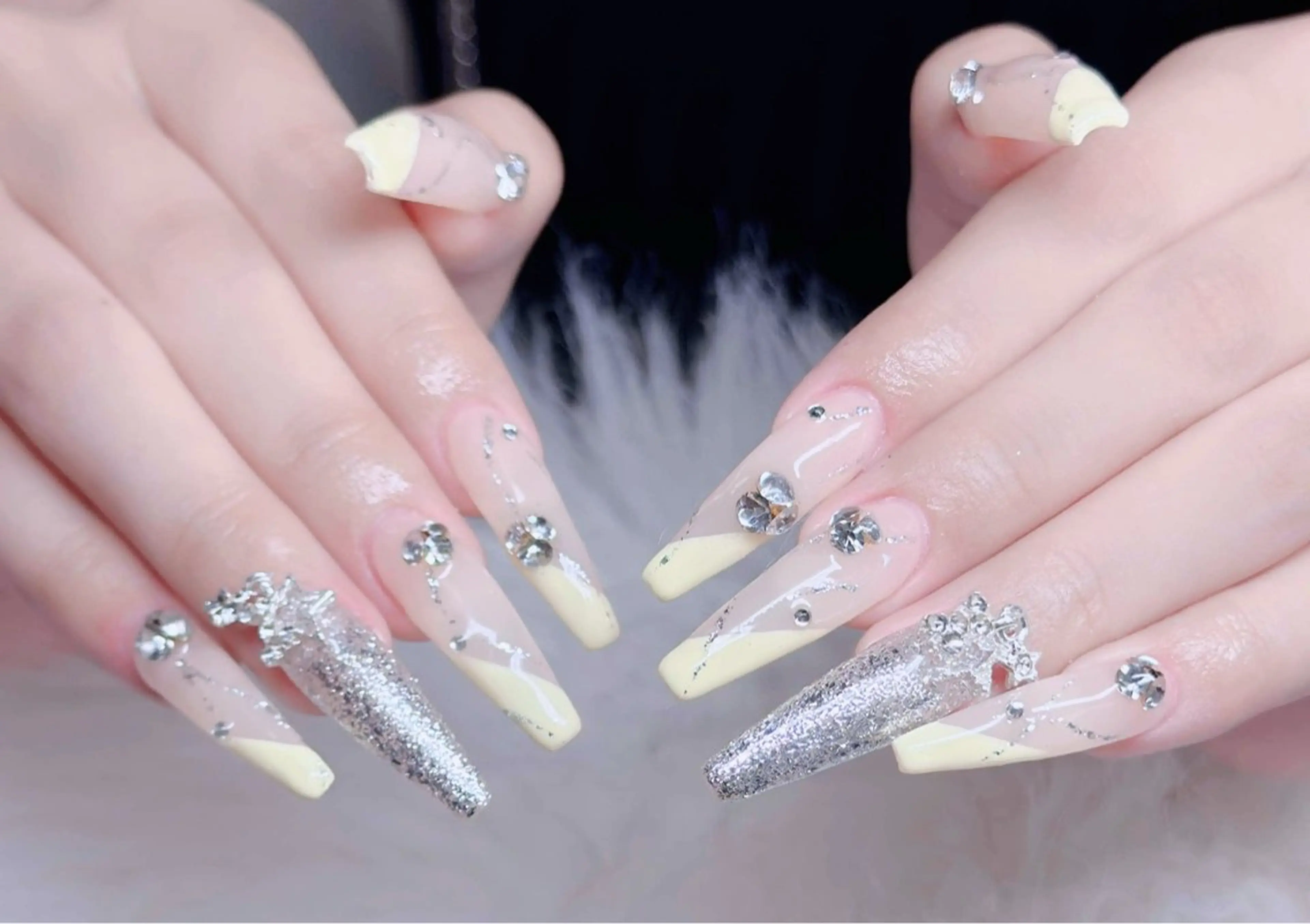 ネイル オーロラネイル クリアネイル フラッシュネイル ジェルネイル グラデーション ハンドネイル Amee Nail Salonのネイルデザイン