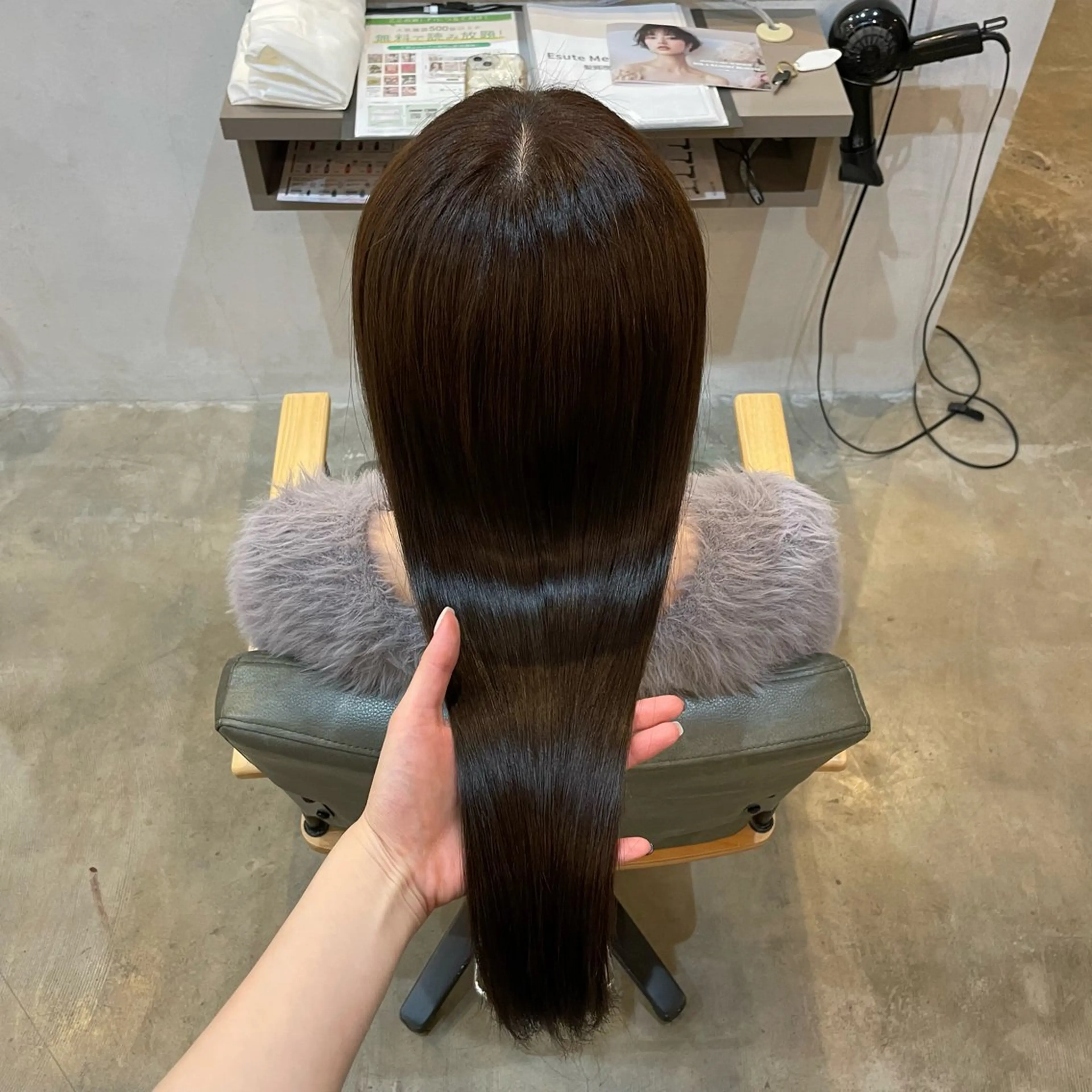 ロング カラー ブラウンカラー オリーブブラウン 金木 洸瑠のヘアスタイル