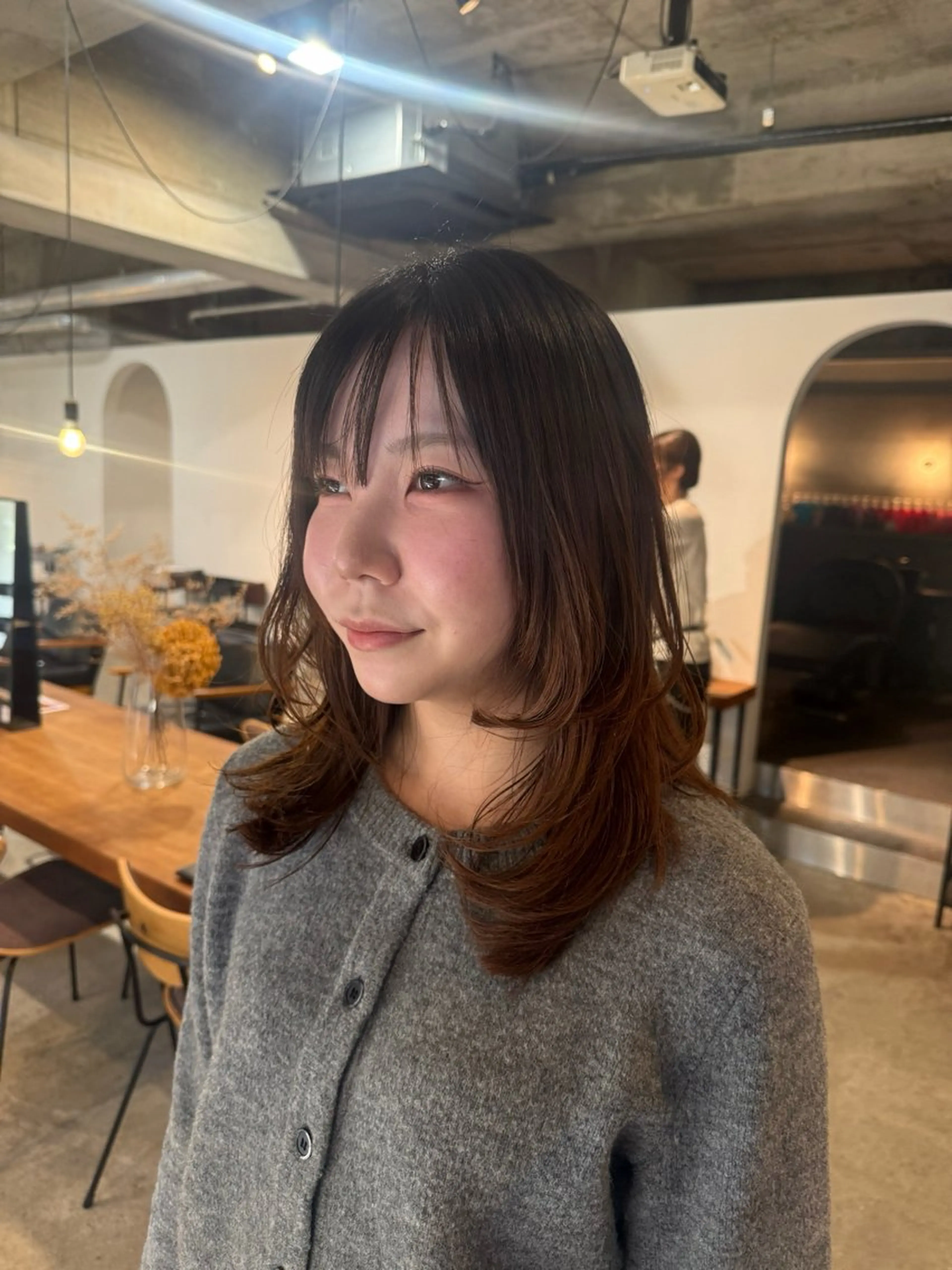 ミディアム ハイレイヤー レイヤーカット 寺本 奈央のヘアスタイル