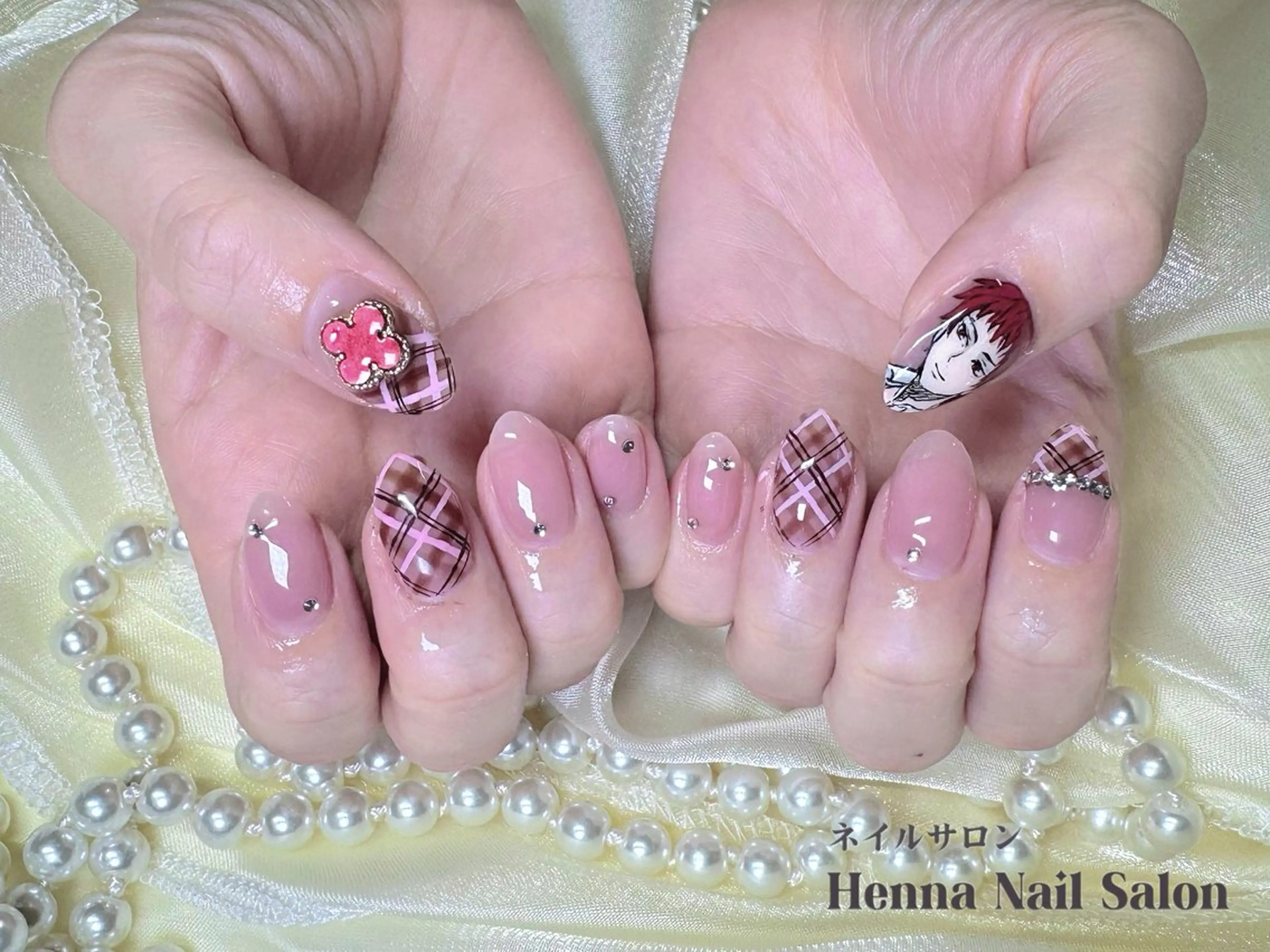 ネイル Henna Kongssalonのネイルデザイン