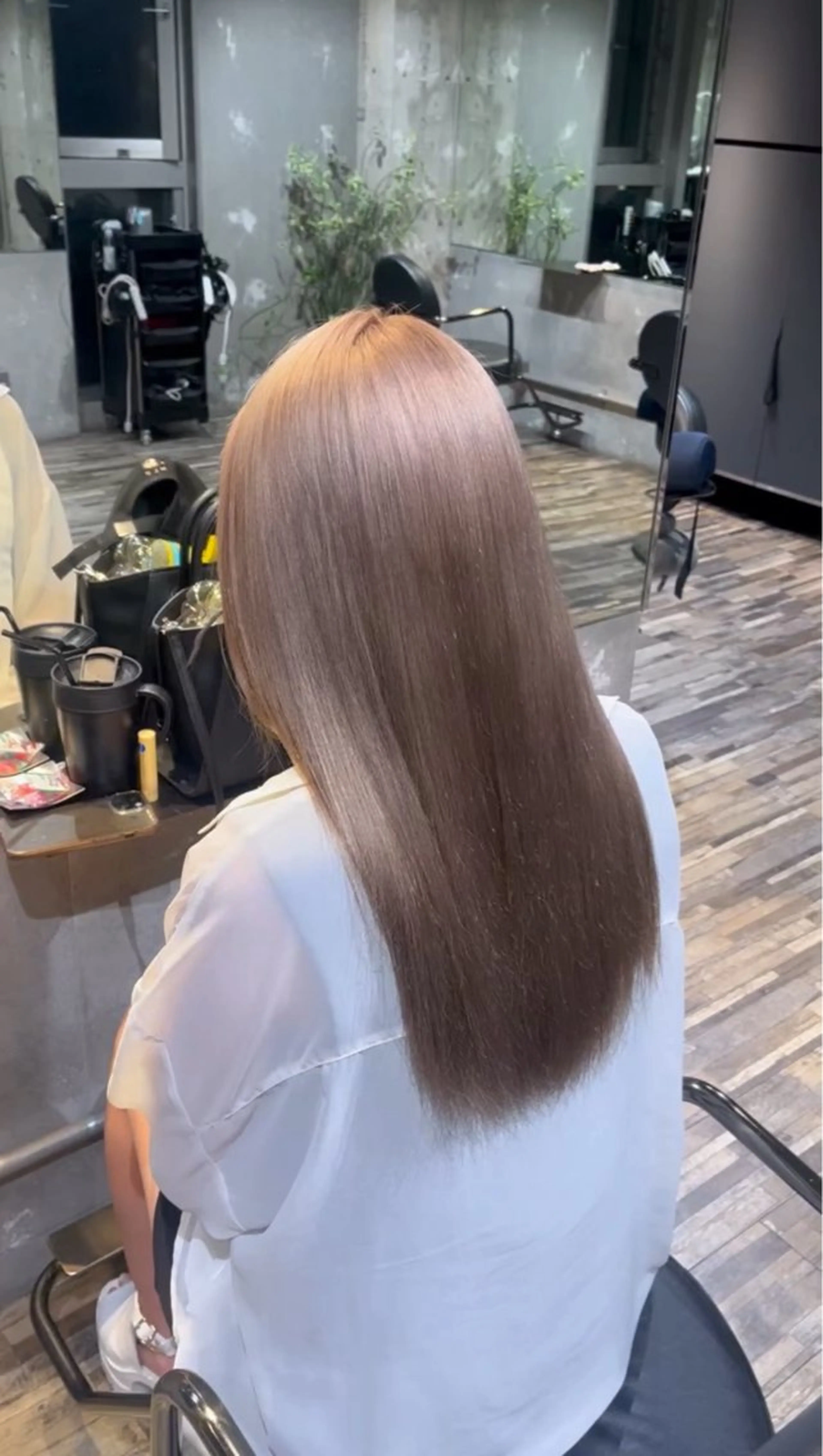 ロング カラー ブリーチ 🦋Lond🦋 manakaのヘアスタイル