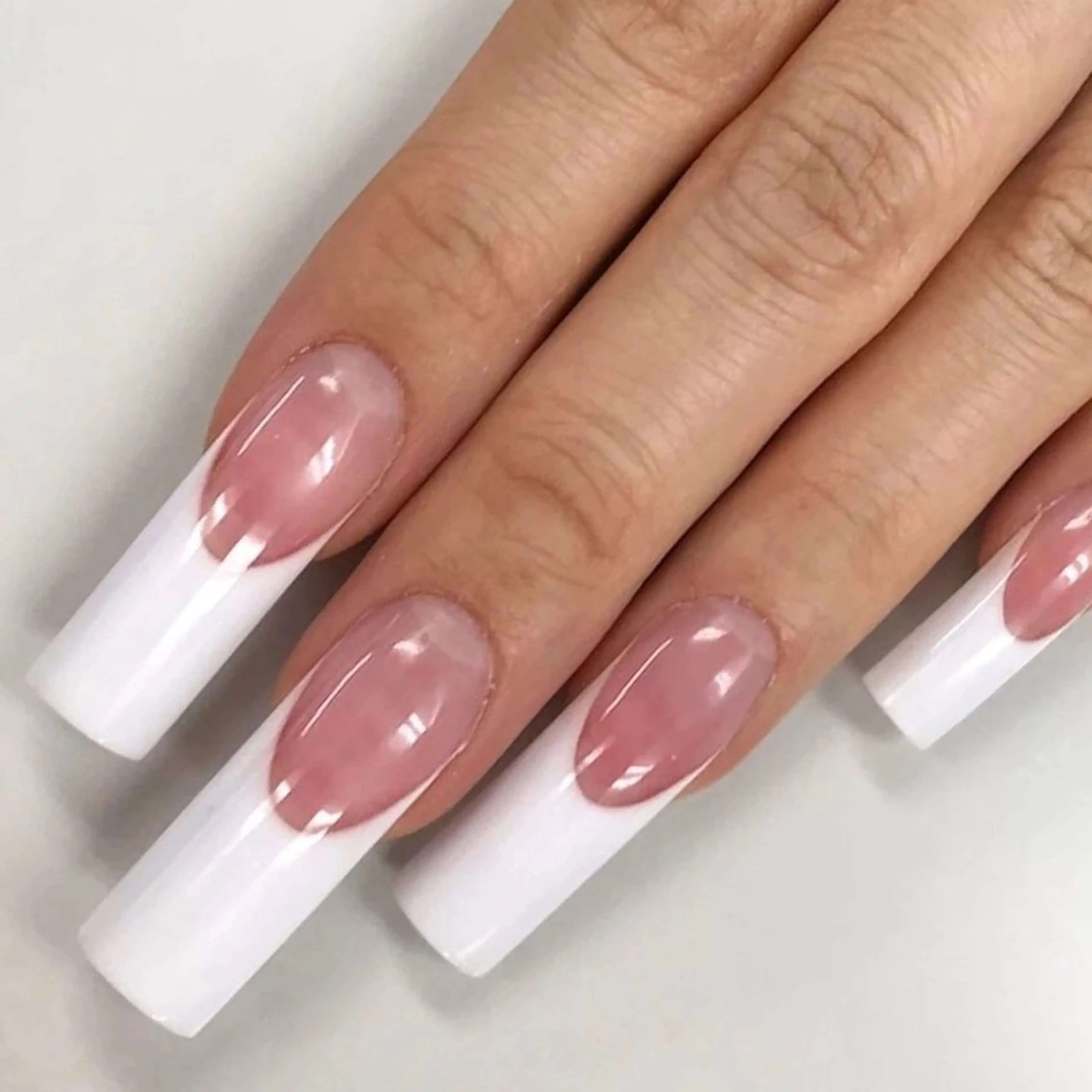 ネイル フレンチネイル スカルプネイル 赤津 季美枝のネイルデザイン