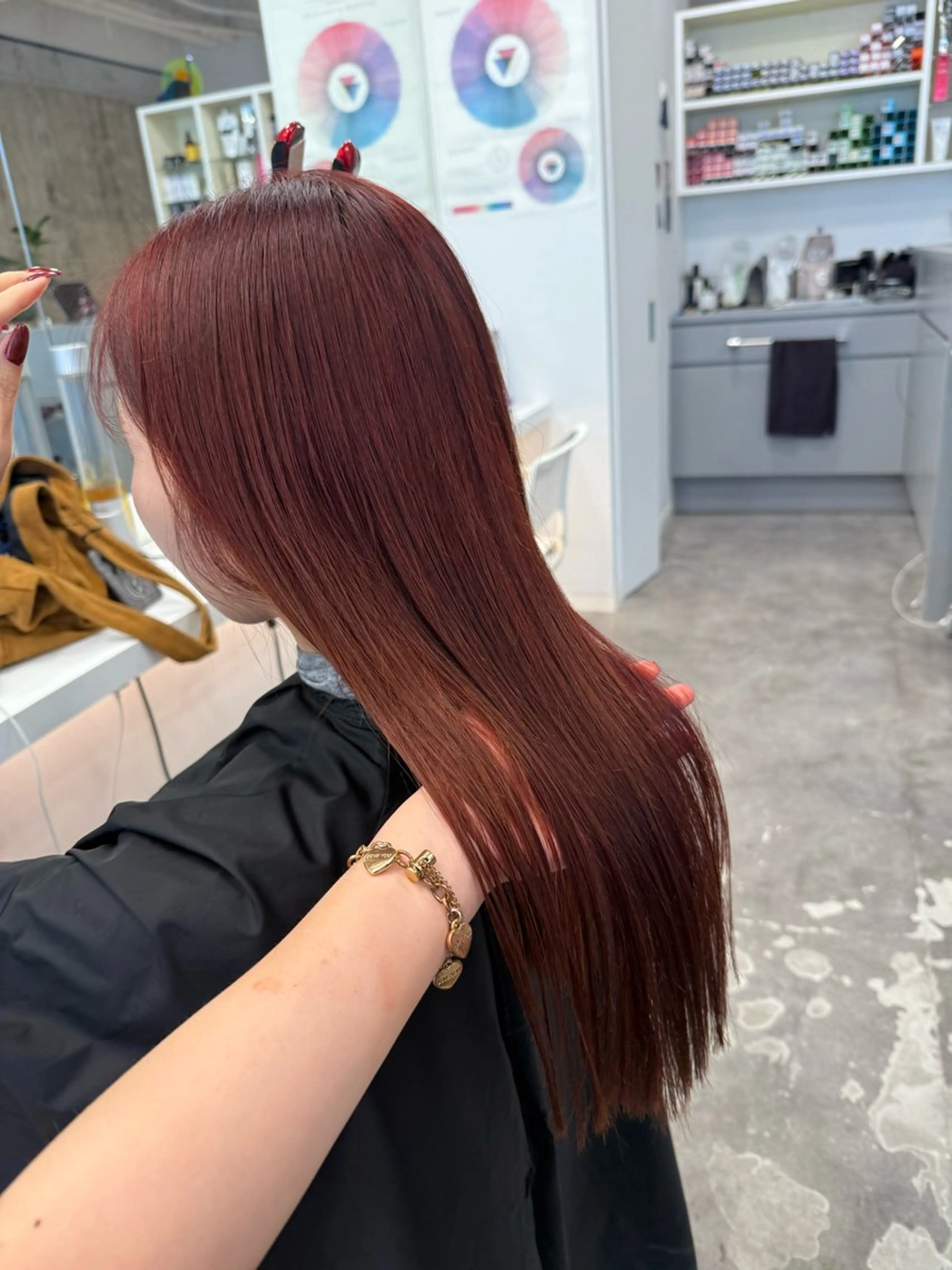 ロング PACE所属・ayumi ／透明感カラーのヘアスタイル