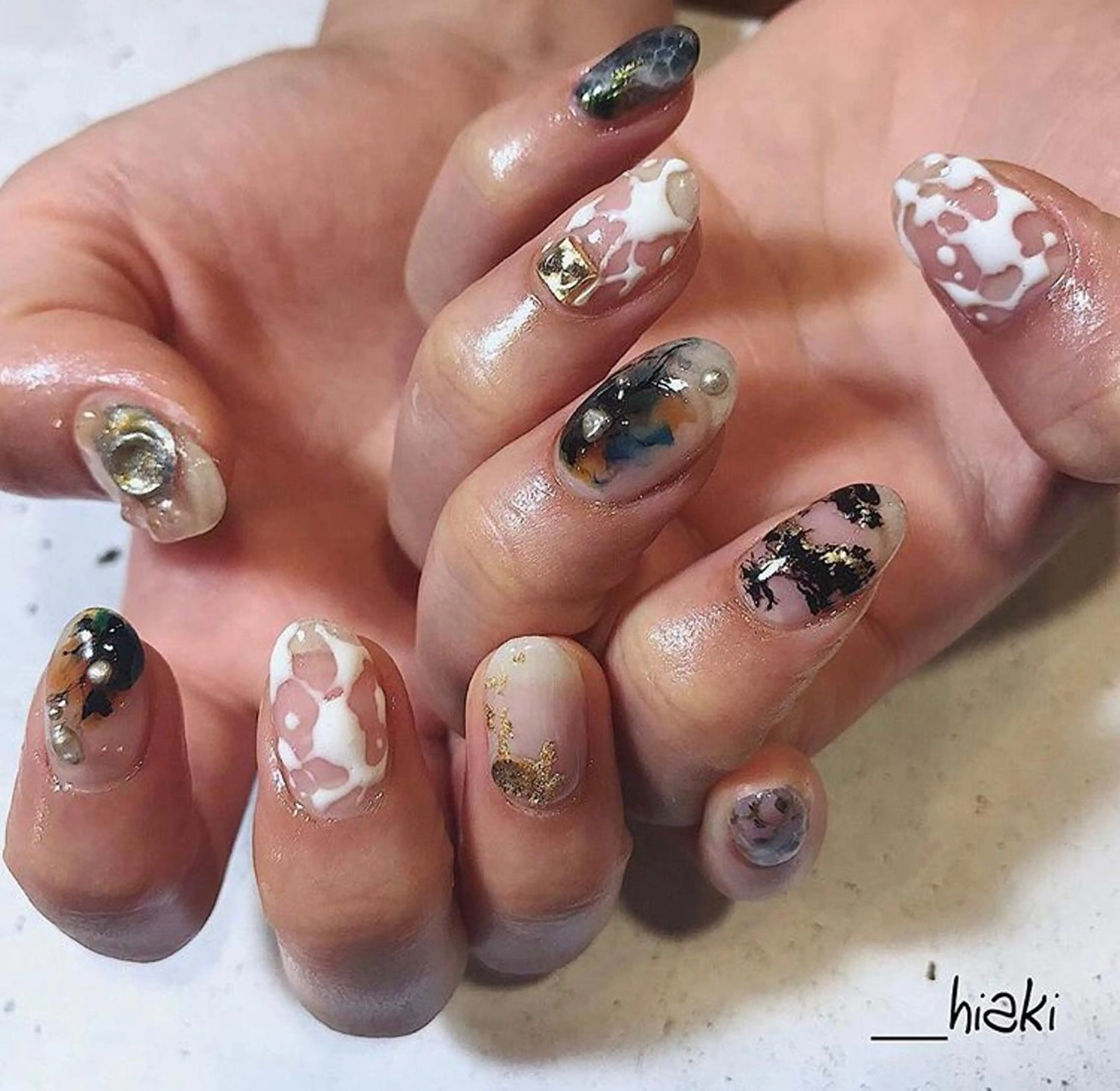 ネイル nail atelier AMBER所属・saori .の眉毛・アイブロウイメージ
