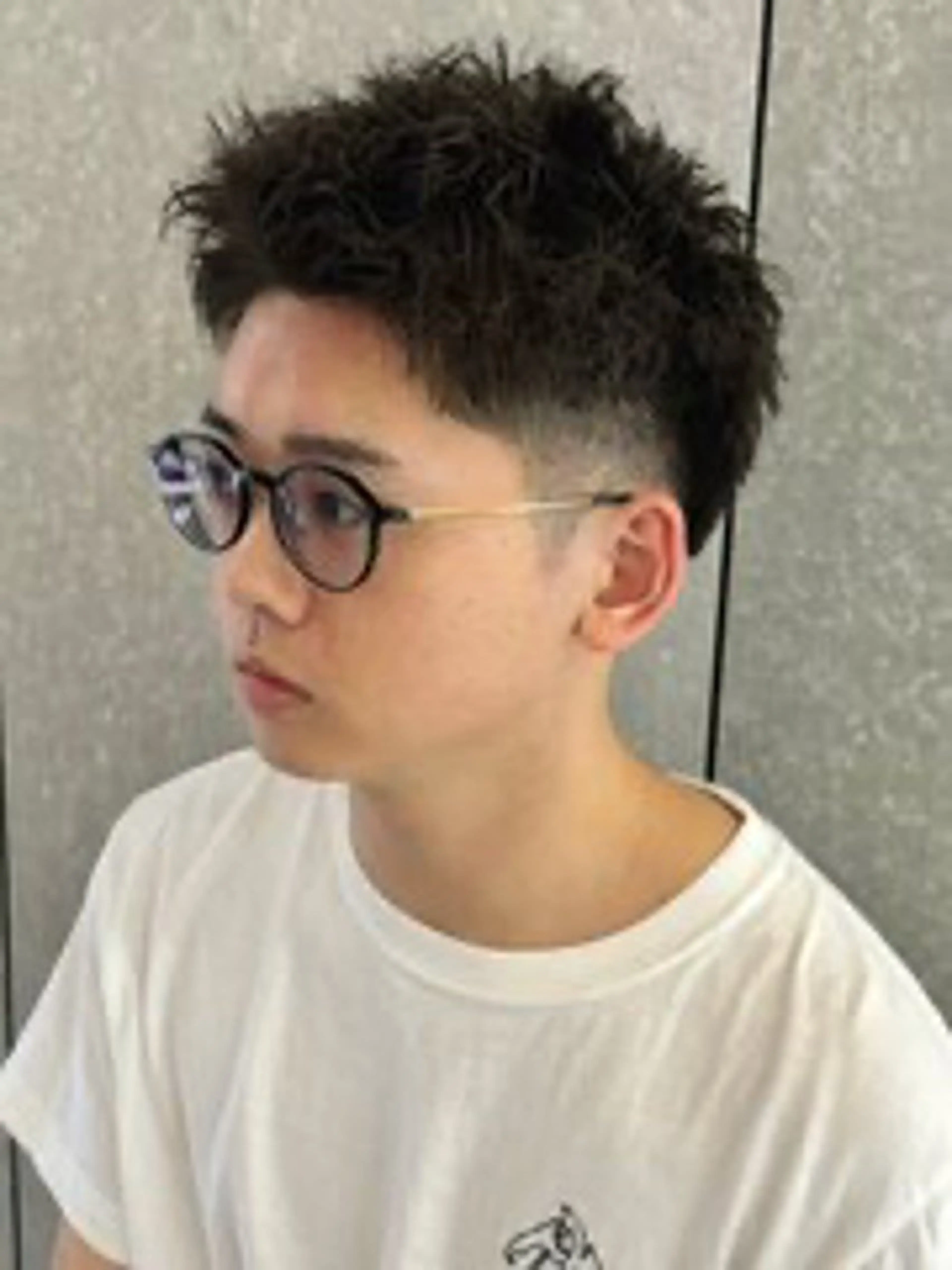 ショート メンズ フェードカット スパイキーショート ショートヘア カット Hwyl by Niau所属・内山 翔太のヘアスタイル