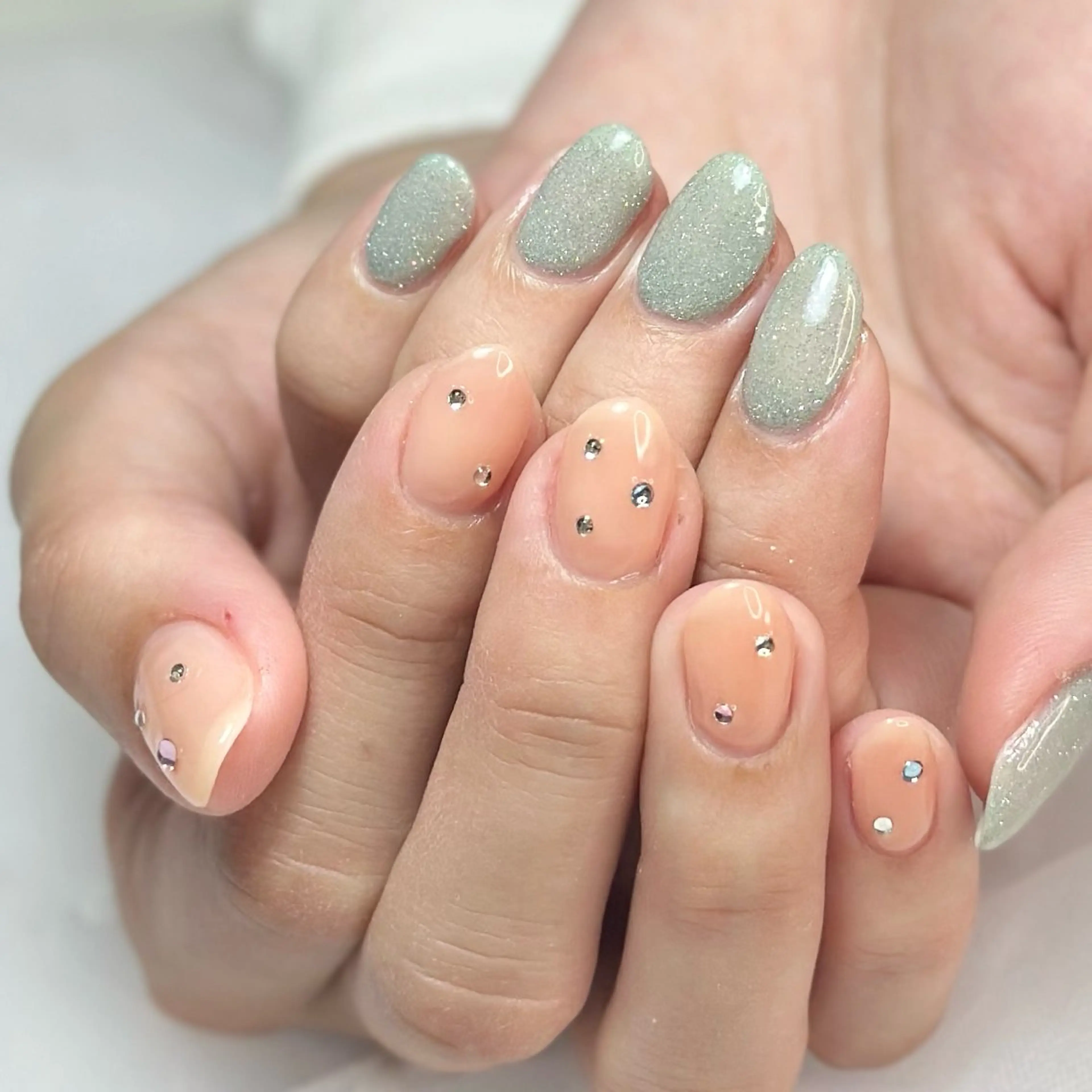 ネイル ストーンネイル HAIR&MAKE POSH 日暮里のネイルデザイン