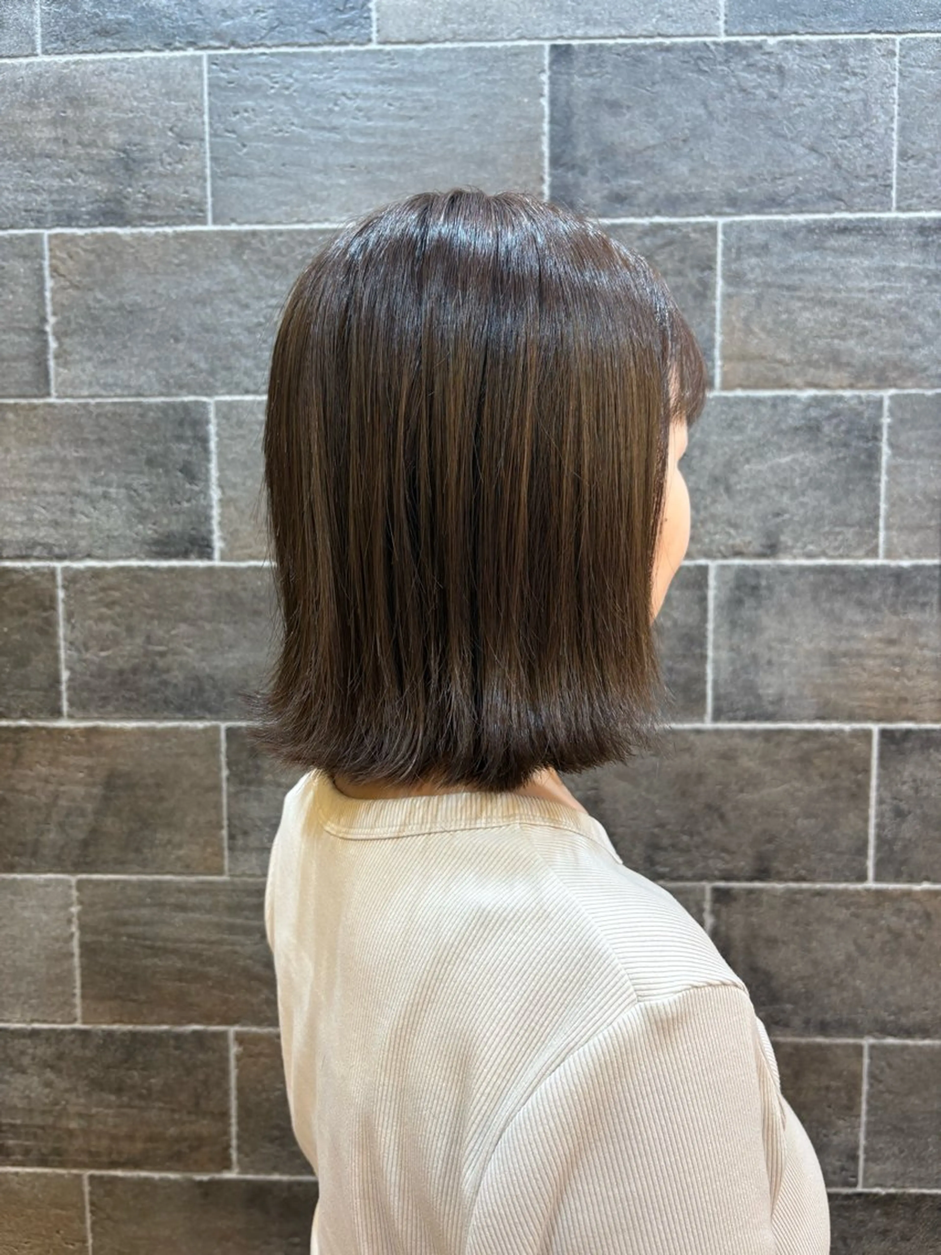 ミディアム 切りっぱなしボブ ショートボブ アッシュ ボブ 外ハネヘア 栗原 鈴華🌻のヘアスタイル