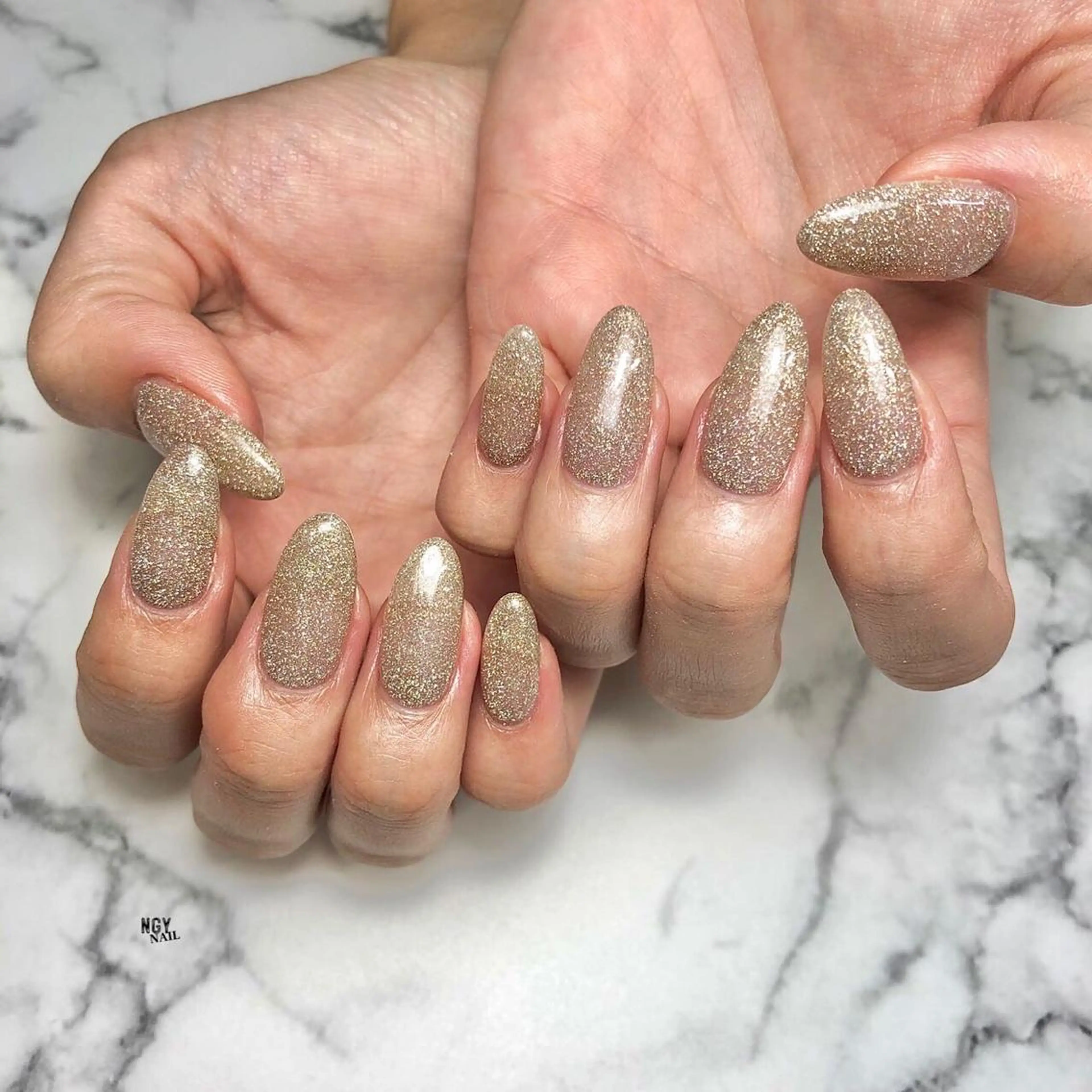 ネイル クリアネイル フラッシュネイル ジェルネイル ゴールド キラキラネイル ハンドネイル NAIL NOWのネイルデザイン