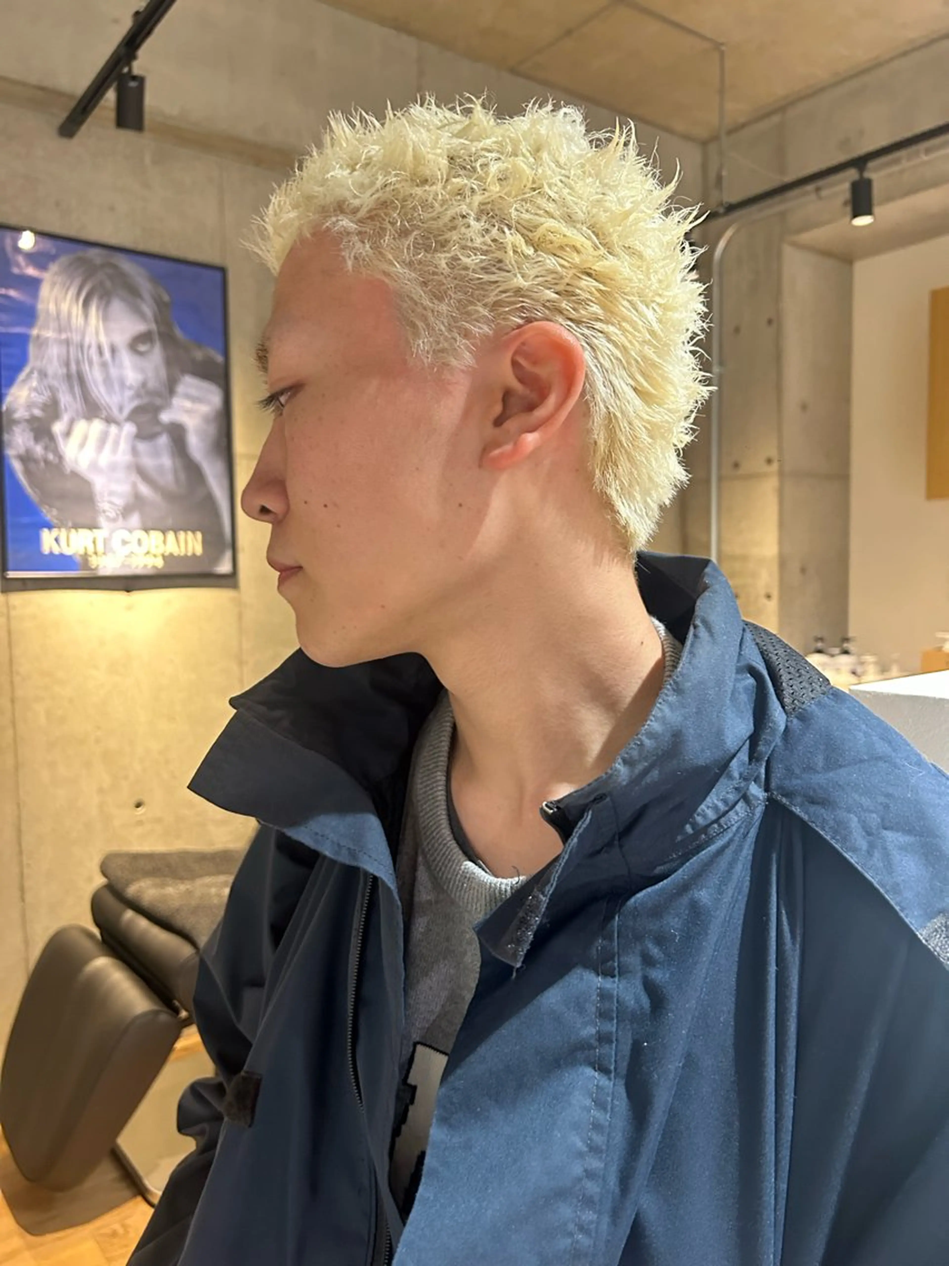 カラー メンズ 抜きっぱなしブロンド siki 大阪福島 エンドウハルのヘアスタイル