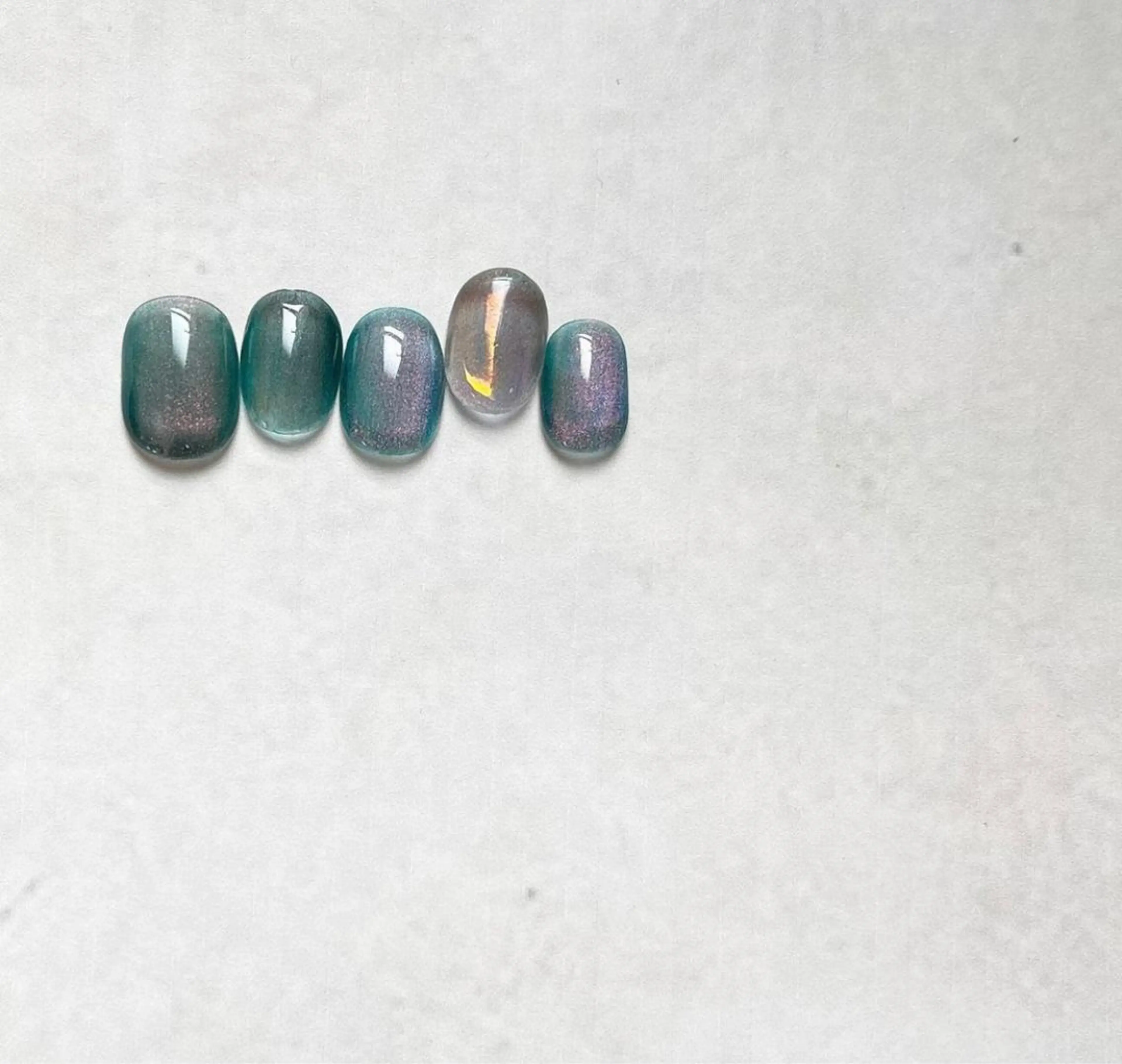 ネイル オーロラネイル ブルー 氷ネイル・うるうるネイル マグネットネイル フリーランス¨̮⃝ ネイリストOKADAのネイルデザイン