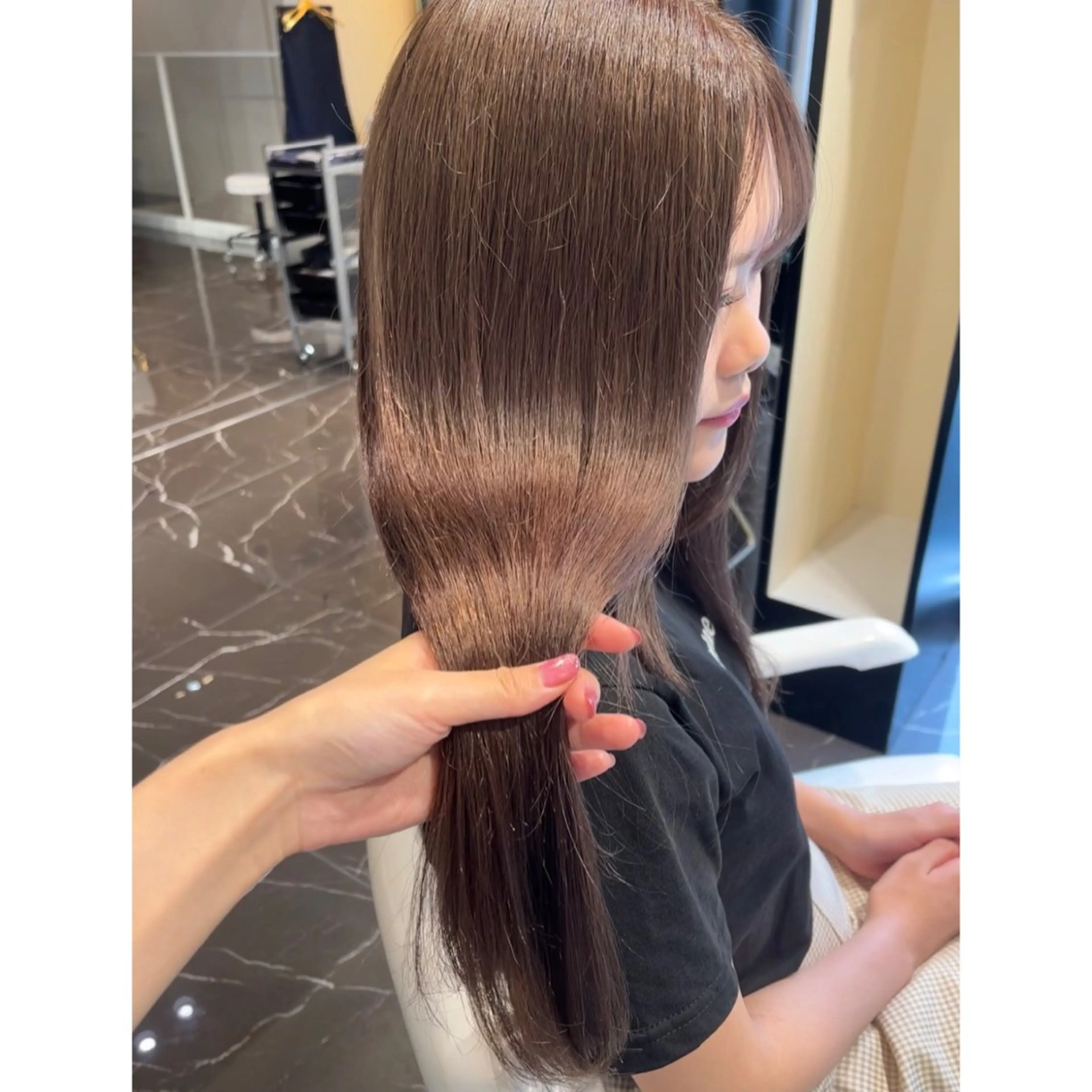 ロング カラー ブリーチ ヘアカラー LOTTA CUCCI所属・miyu /トレンド カラー×艶髪のヘアスタイル