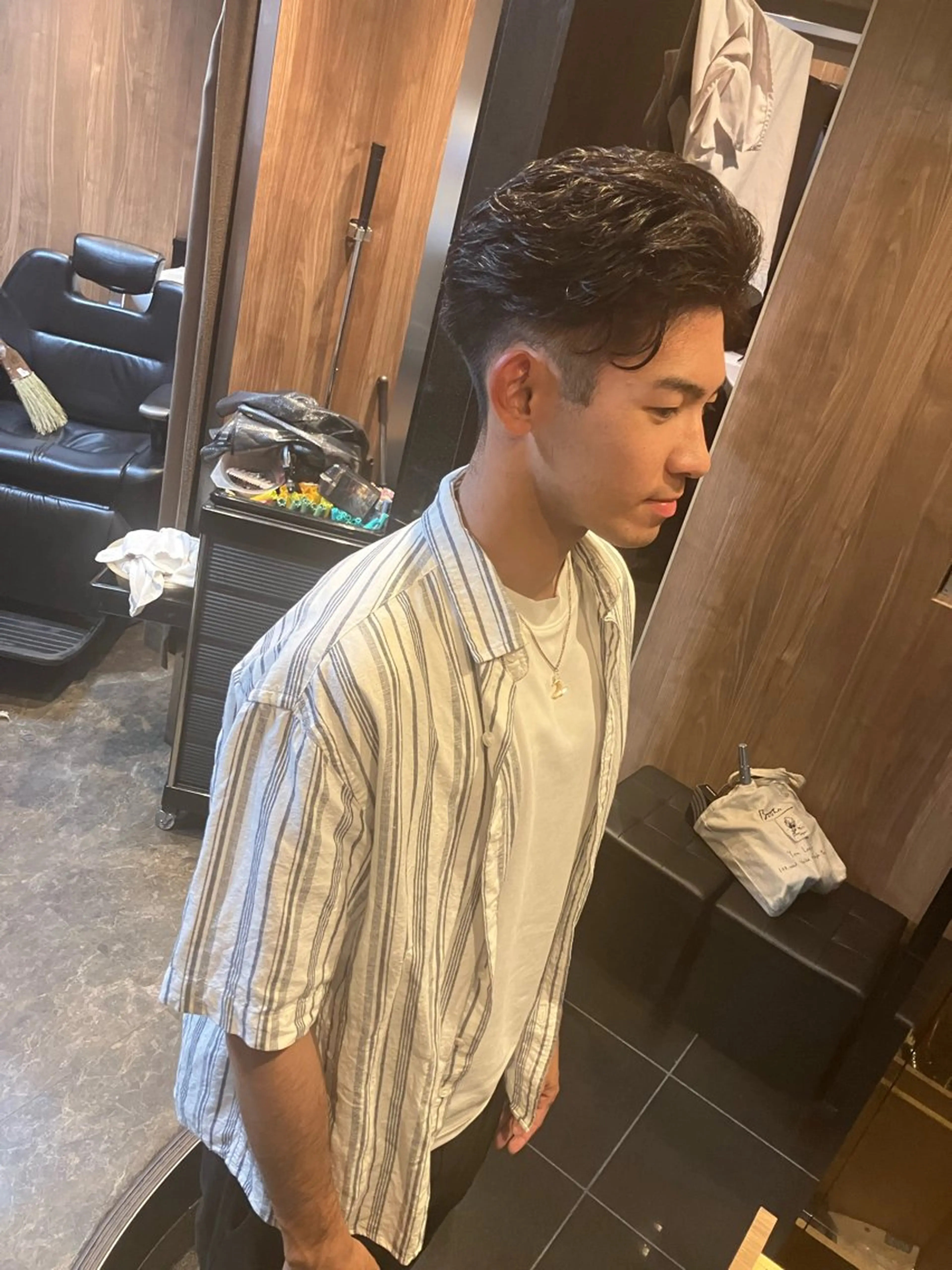 パーマ メンズ センターパート ワガ カズマのヘアスタイル