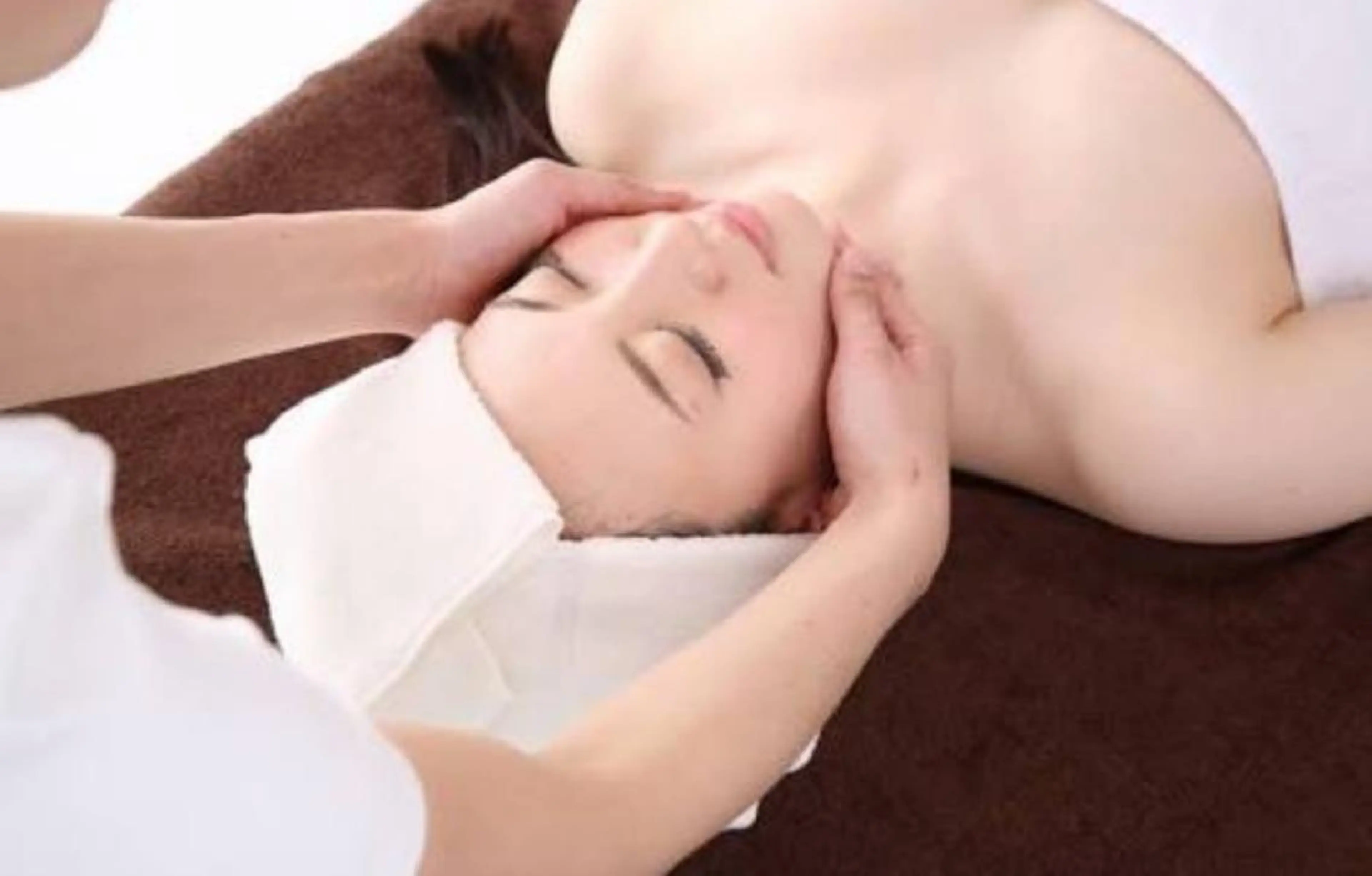 小顔と腸の専門店 ラクーラビューティのエステ・リラクイメージ